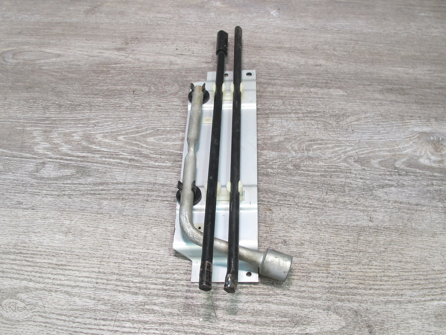99-01 Isuzu Vehicross Emergency Spare Tire Lift Jack Tool Wrench Set OEM