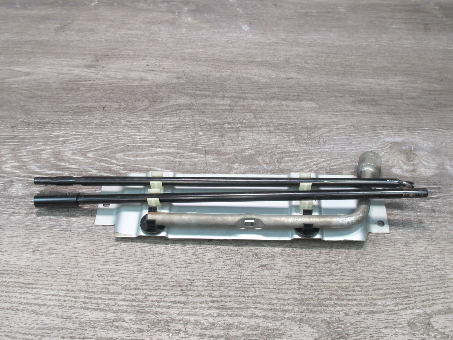 99-01 Isuzu Vehicross Emergency Spare Tire Lift Jack Tool Wrench Set OEM