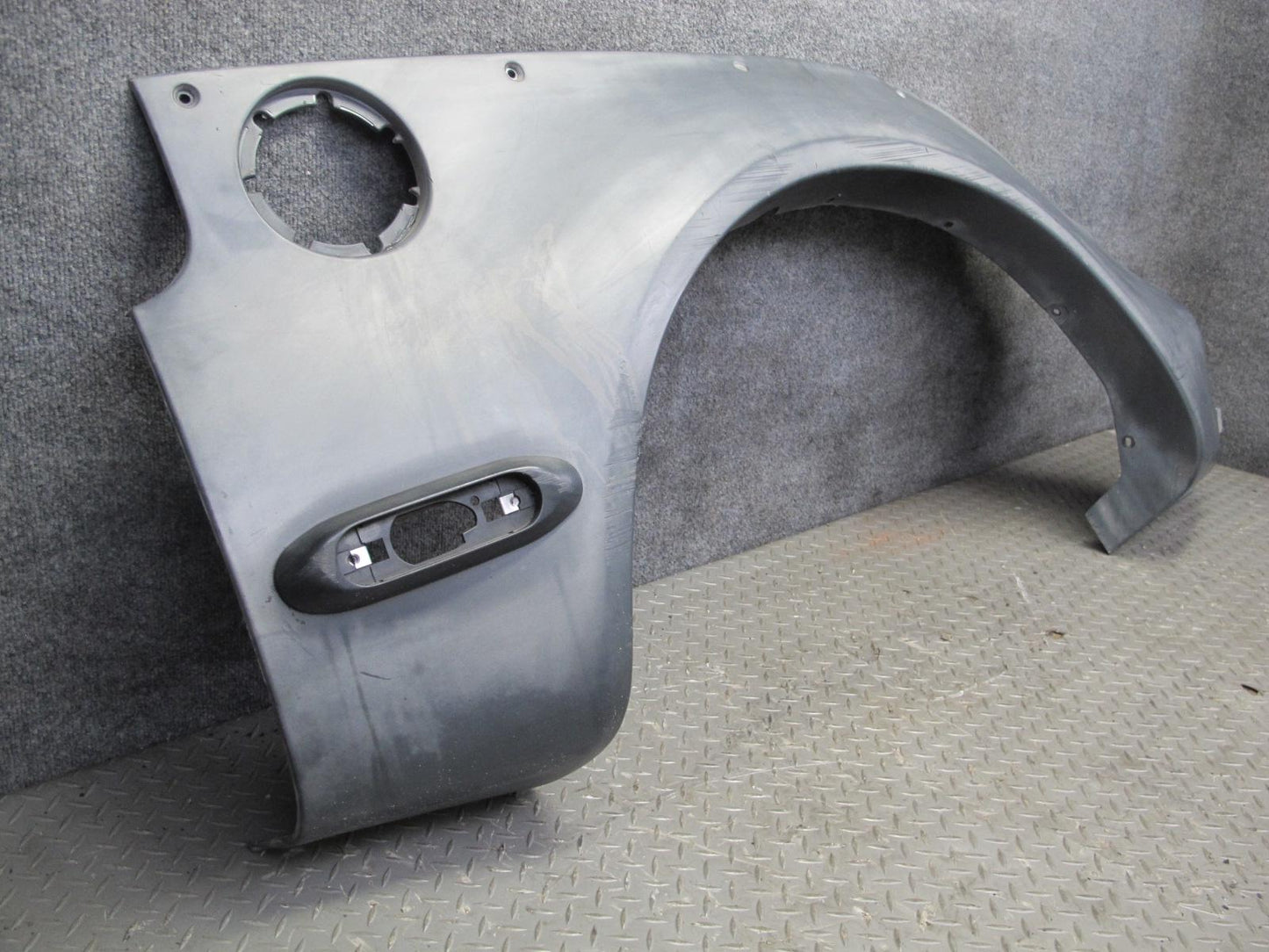 99-01 Isuzu Vehicross Rear Right Quarter Panel Plastic Molding Cover OEM