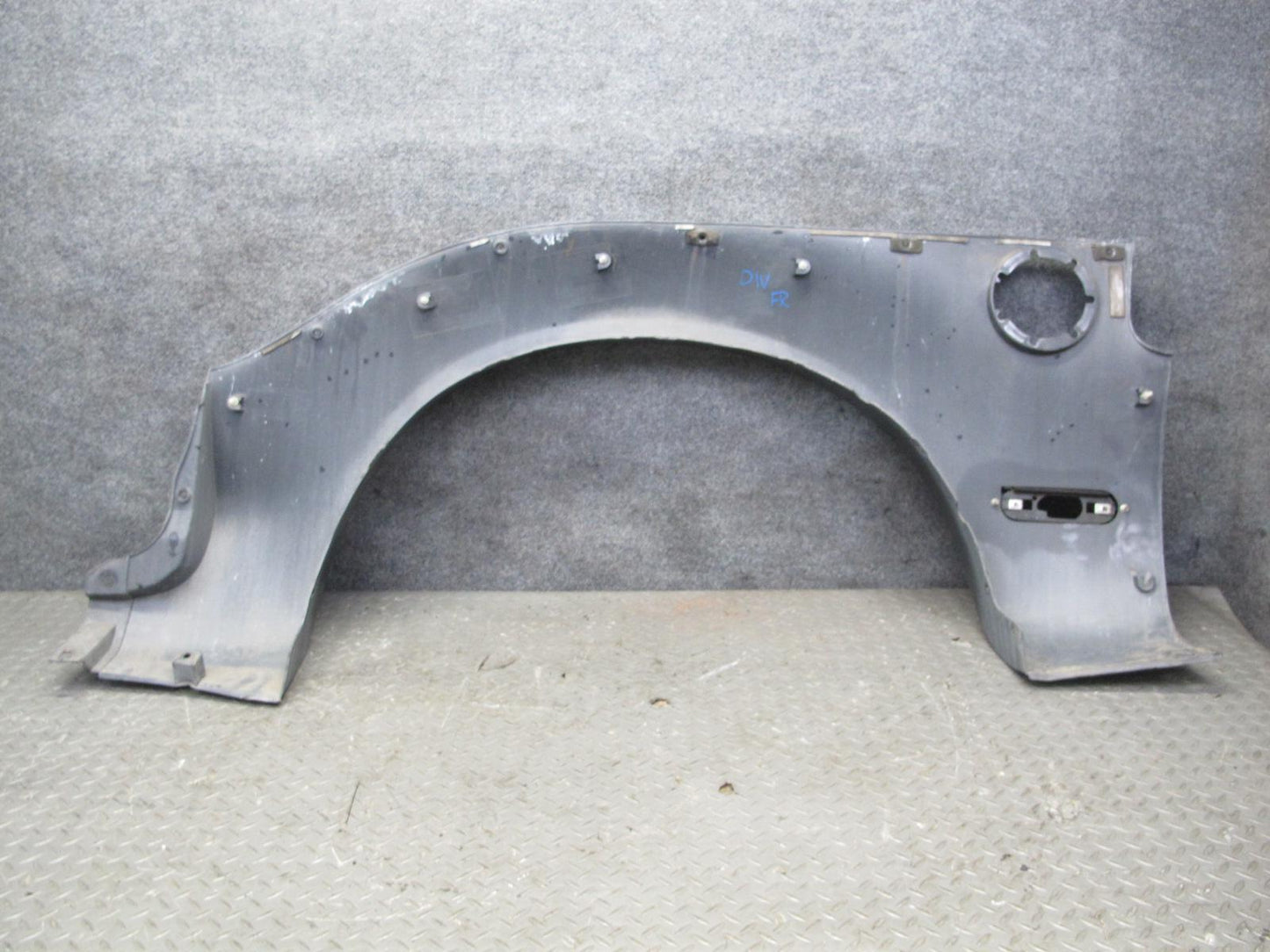 99-01 Isuzu Vehicross Rear Right Quarter Panel Plastic Molding Cover OEM