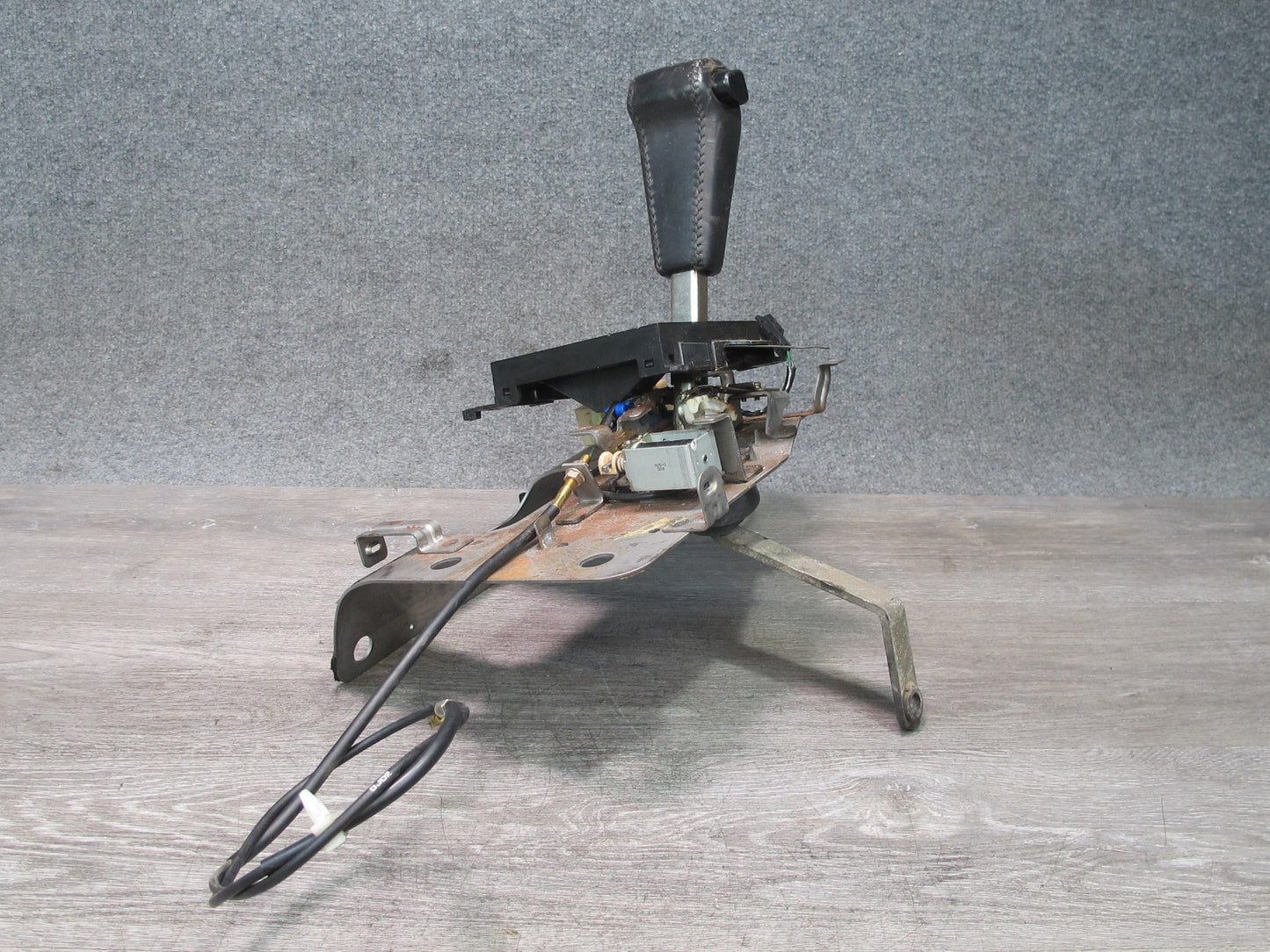 99-01 Isuzu Vehicross A/T Automatic Transmission Shifter w Bracket & Cable OEM