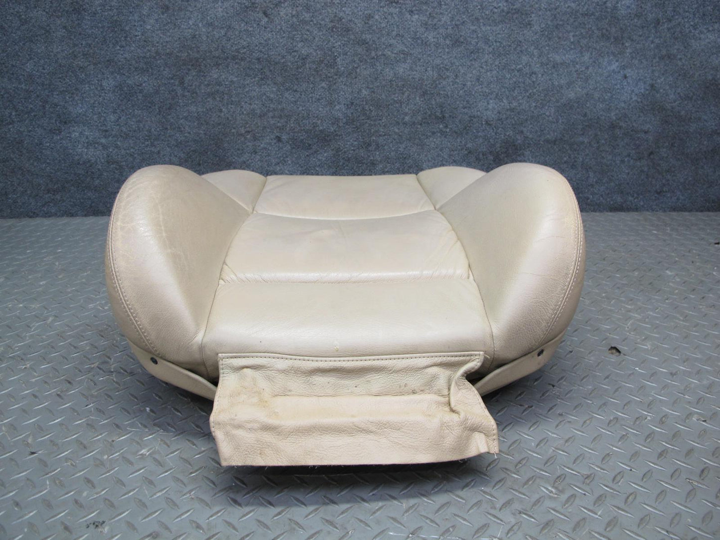 96-99 BMW E36 325iC 328iC Convertible Front Right Seat Upper Leather Cushion OEM