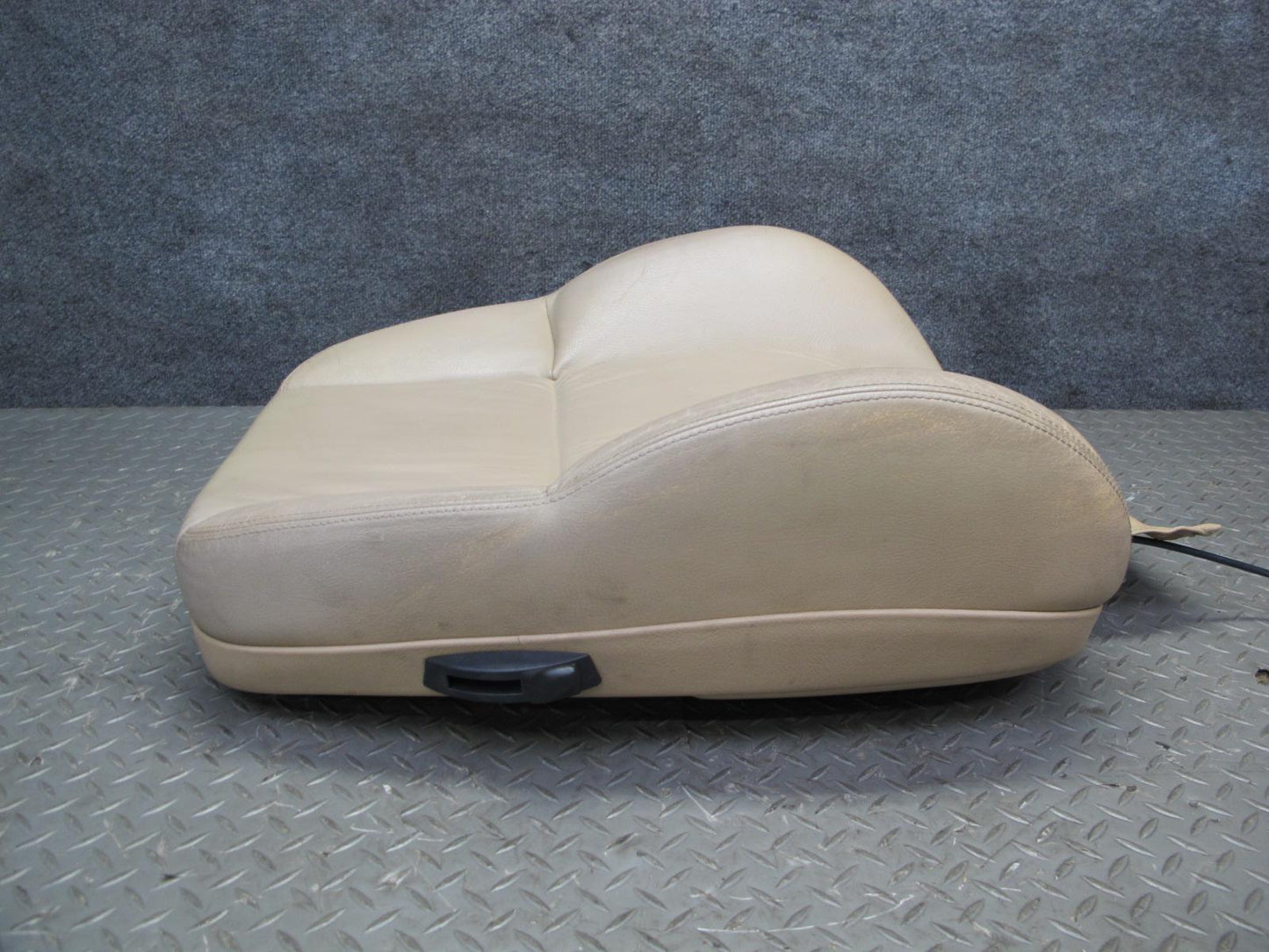96-99 BMW E36 325iC 328iC Convertible Front Right Seat Upper Leather Cushion OEM