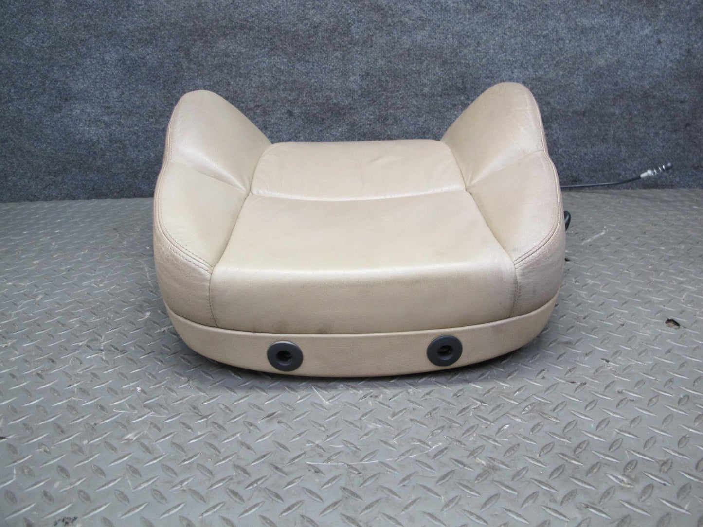 96-99 BMW E36 325iC 328iC Convertible Front Right Seat Upper Leather Cushion OEM