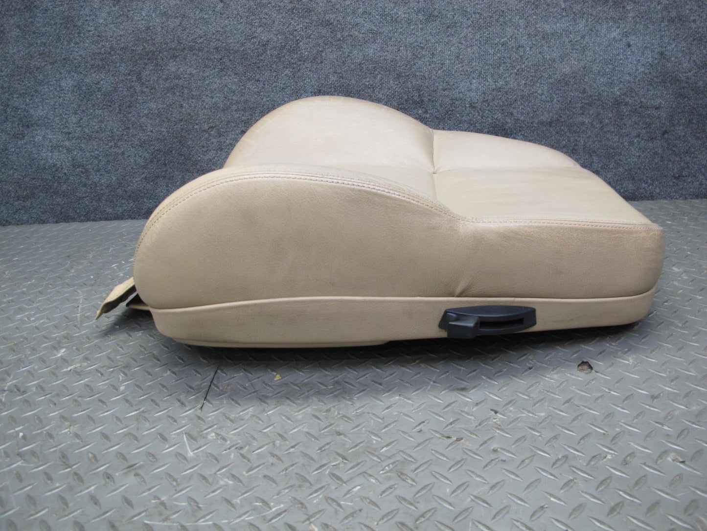 96-99 BMW E36 325iC 328iC Convertible Front Right Seat Upper Leather Cushion OEM