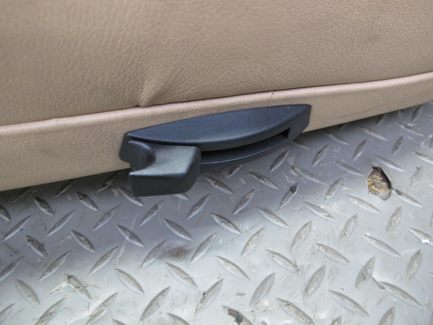 96-99 BMW E36 325iC 328iC Convertible Front Right Seat Upper Leather Cushion OEM