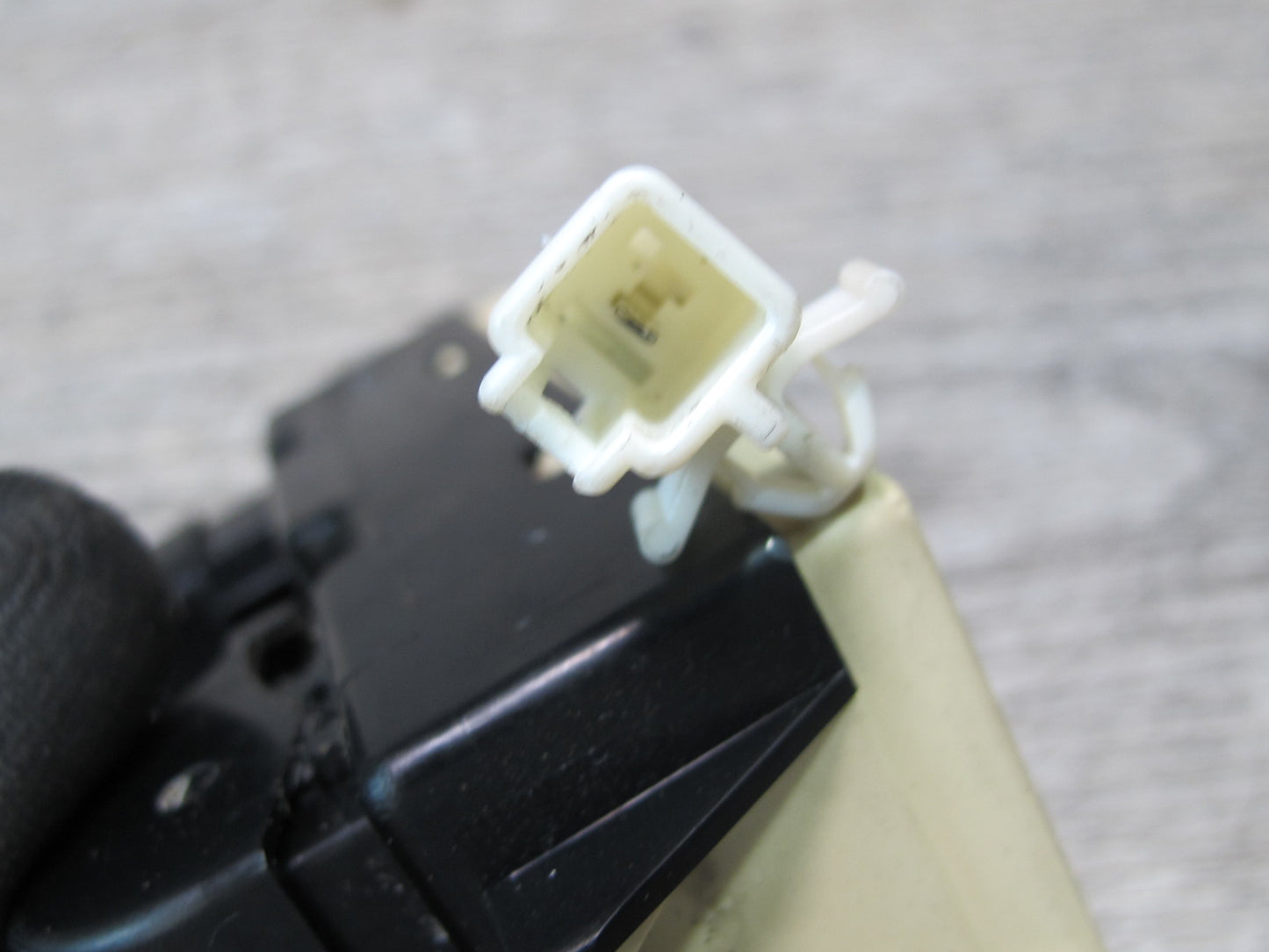 99-01 Isuzu Vehicross Front Left Driver Door Master Window Switch 8972089641 OEM