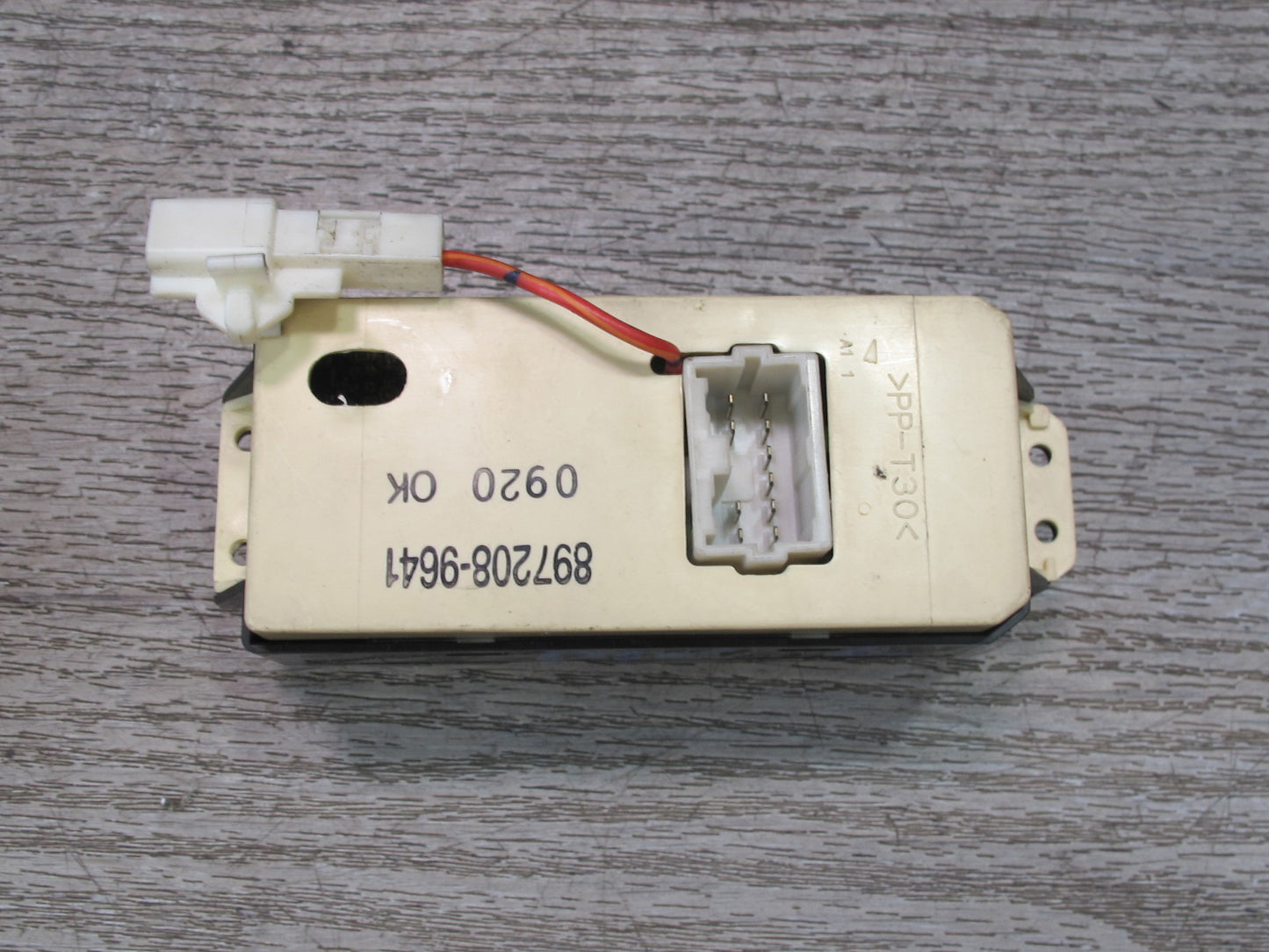 99-01 Isuzu Vehicross Front Left Driver Door Master Window Switch 8972089641 OEM