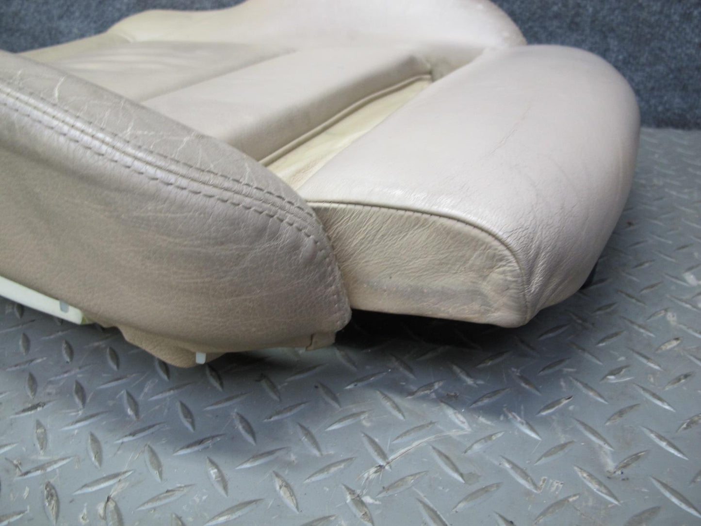 96-99 BMW E36 325iC 328iC Convertible Front Right Seat Lower Leather Cushion OEM