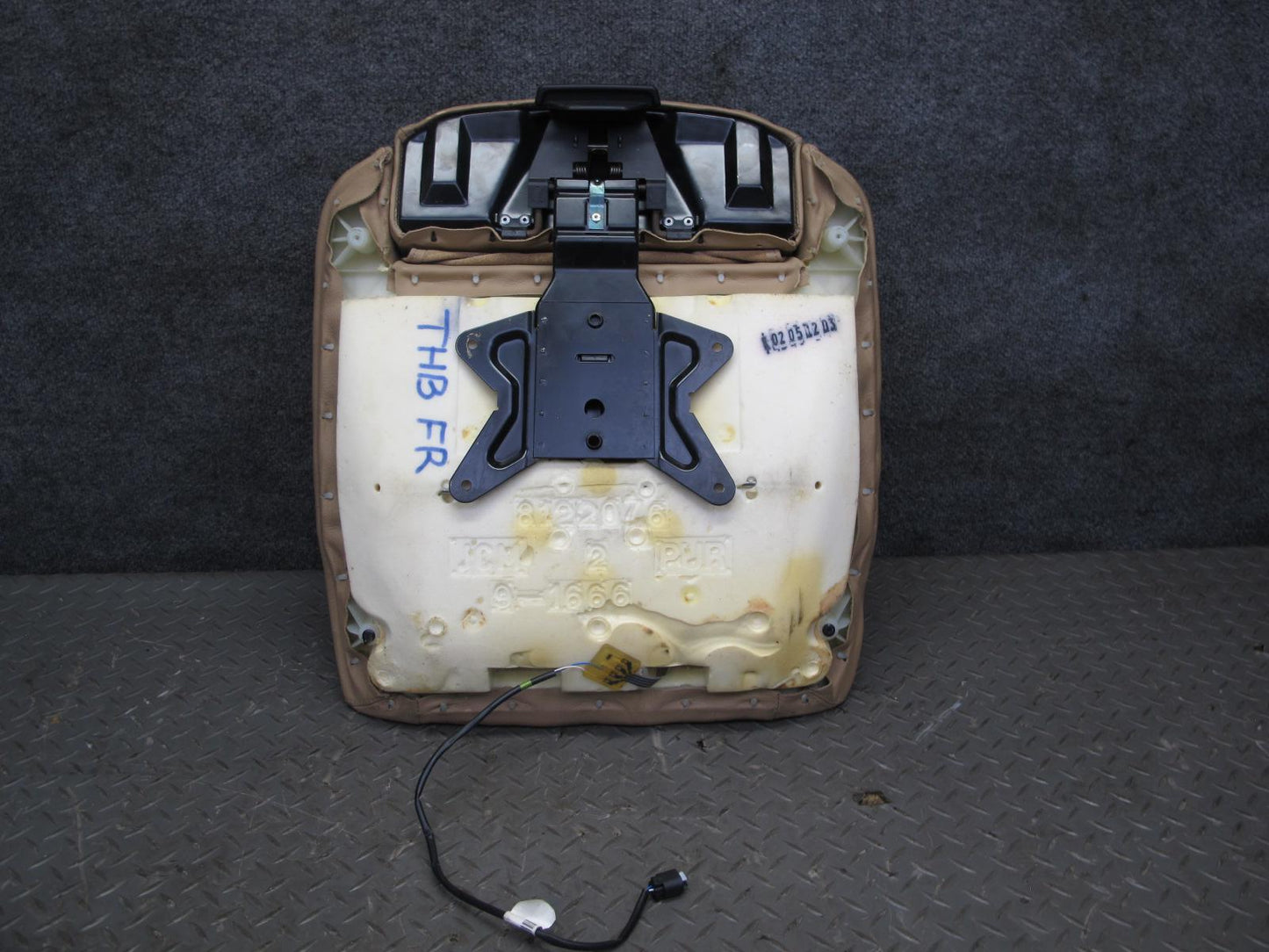 96-99 BMW E36 325iC 328iC Convertible Front Right Seat Lower Leather Cushion OEM