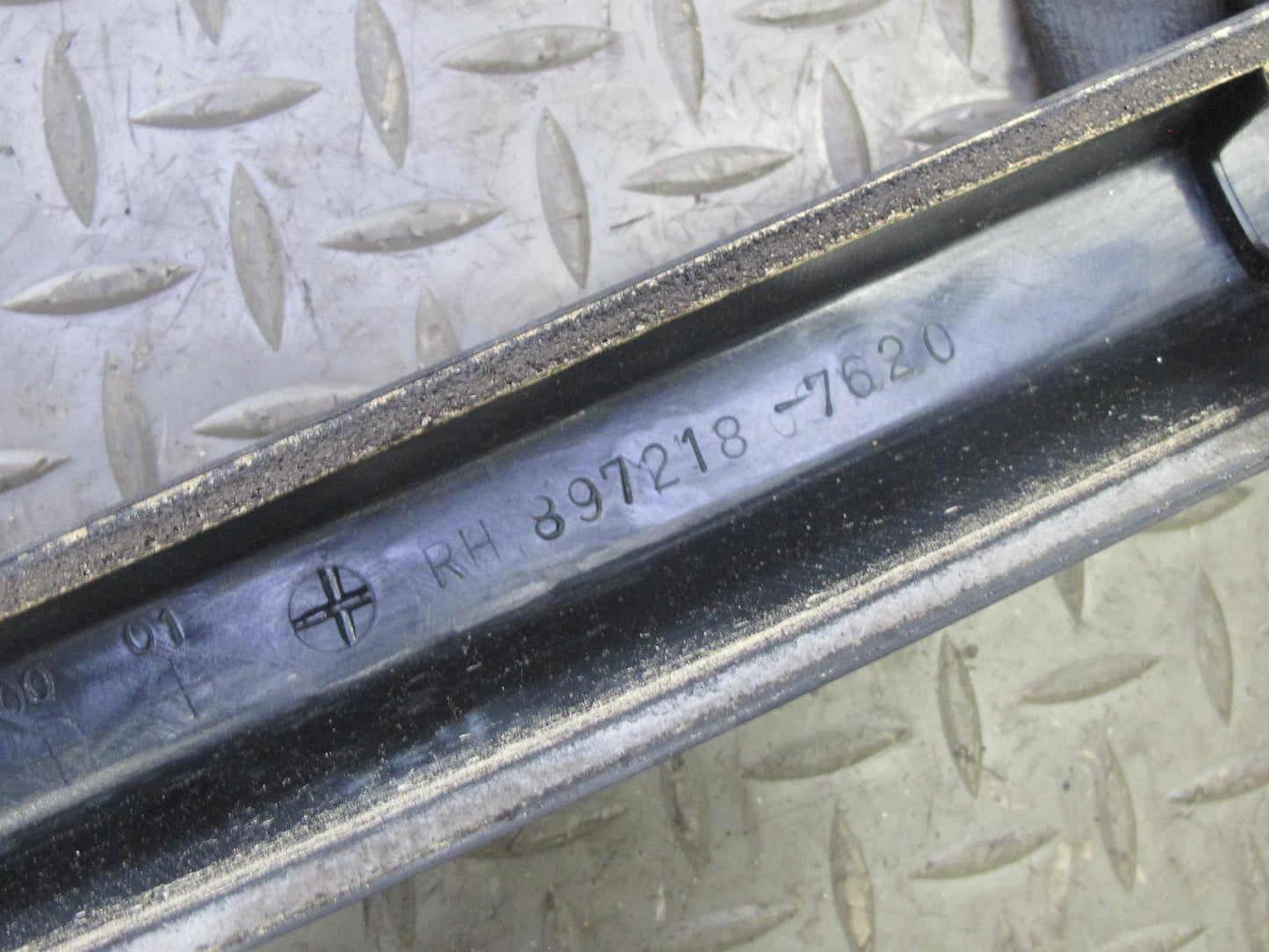99-01 Isuzu Vehicross Set of 2 Left & Right Roof Rail OEM