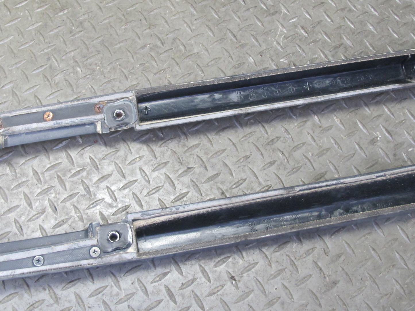 99-01 Isuzu Vehicross Set of 2 Left & Right Roof Rail OEM