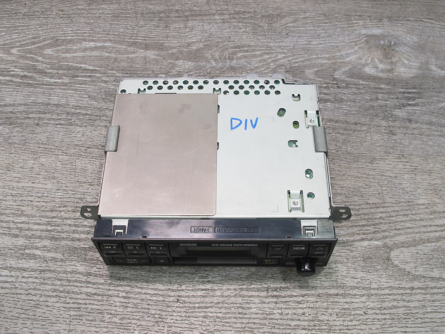 99-01 Isuzu Vehicross AM FM CD Cassette Audio Radio Stereo Head Unit 1930 OEM