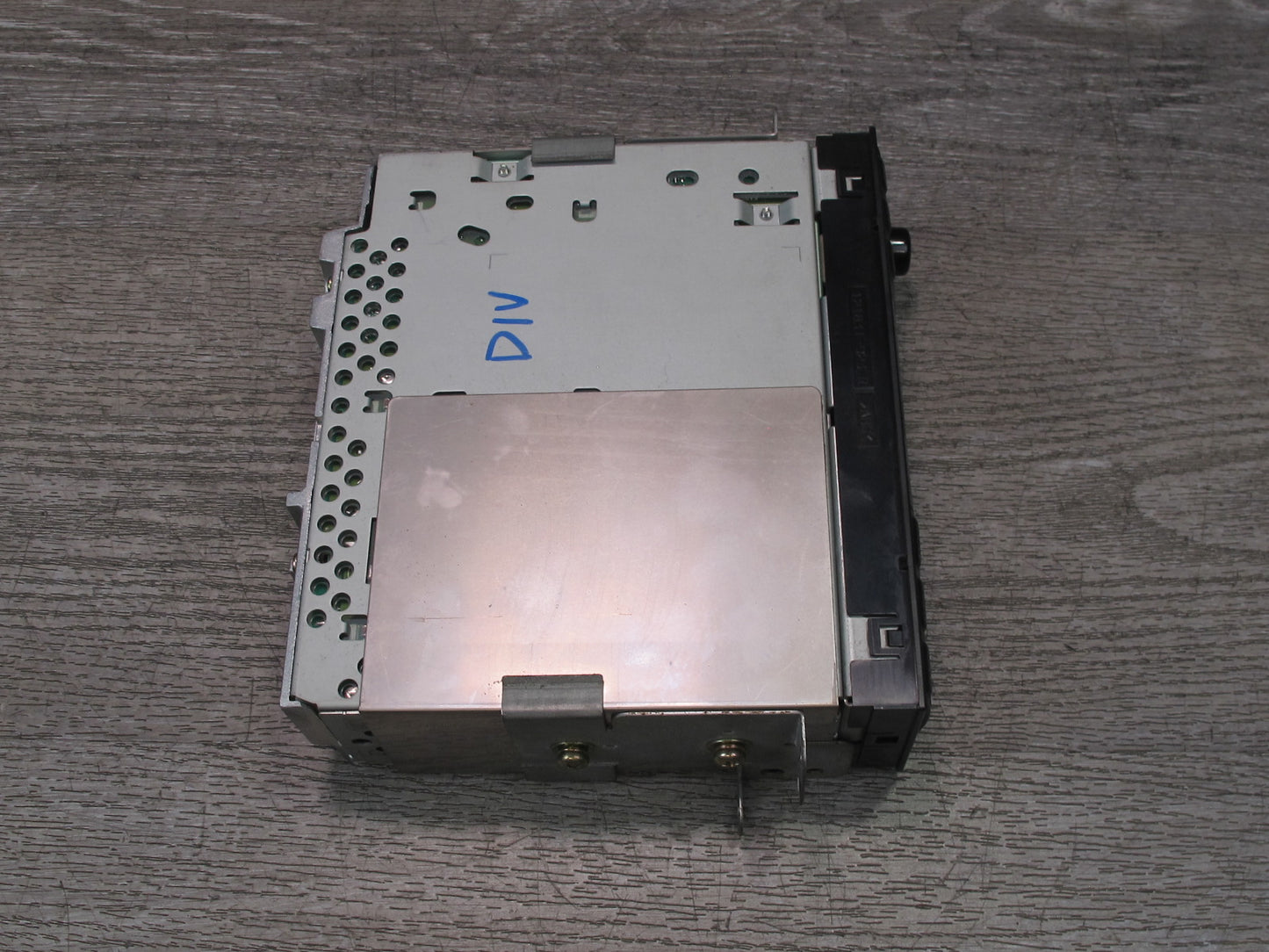 99-01 Isuzu Vehicross AM FM CD Cassette Audio Radio Stereo Head Unit 1930 OEM