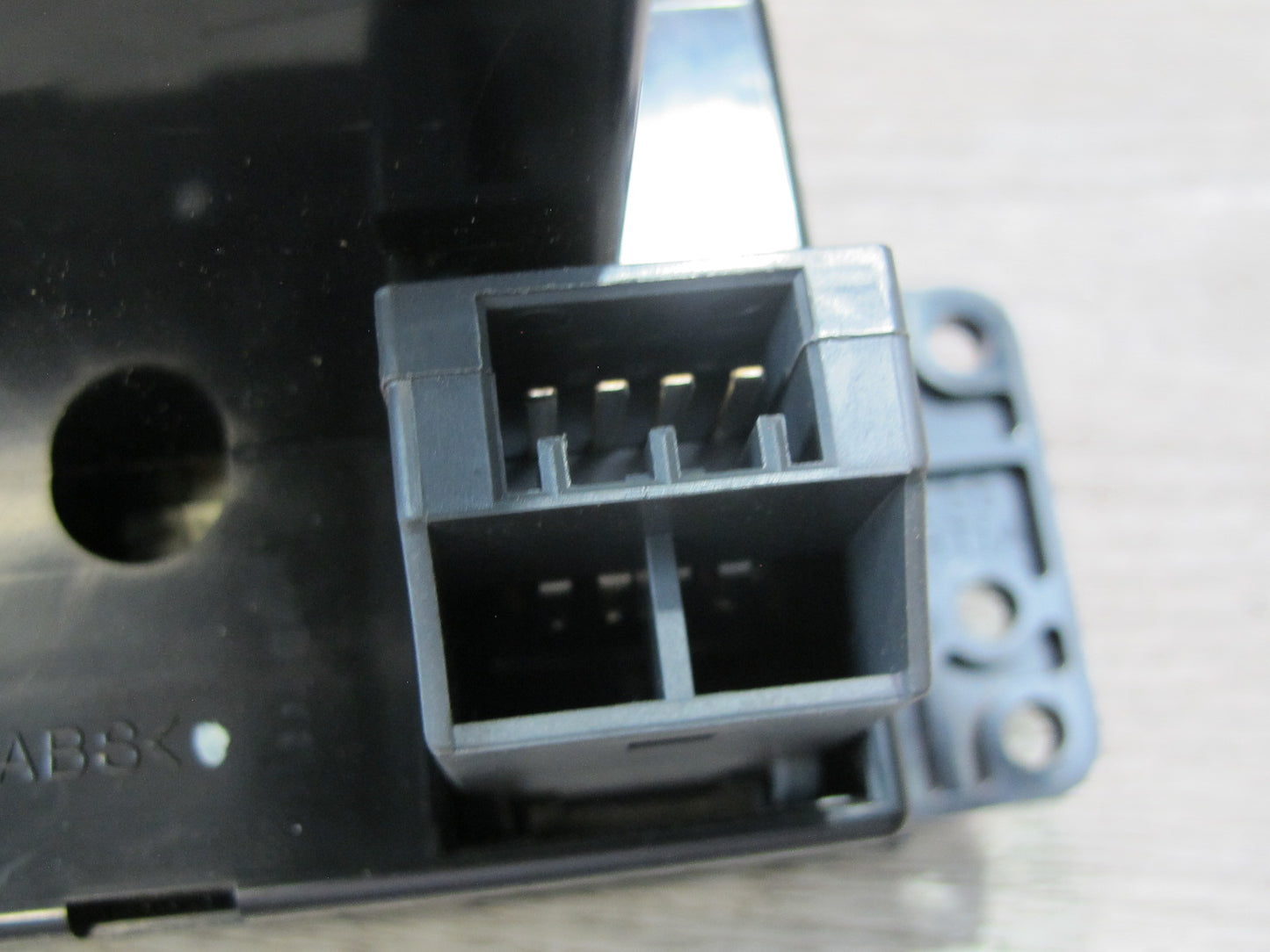 00-01 Isuzu Vehicross A/C Heater Climate Control Switch Panel 8972471450 OEM