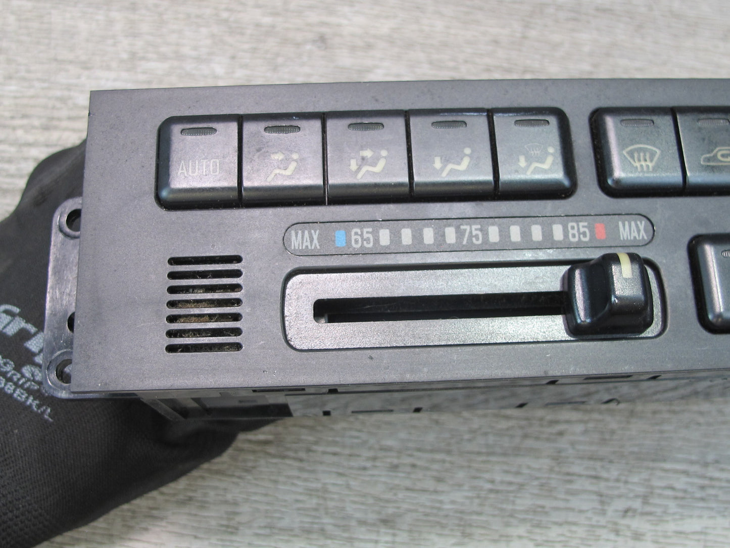 00-01 Isuzu Vehicross A/C Heater Climate Control Switch Panel 8972471450 OEM