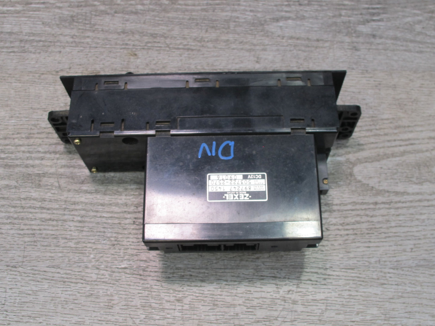 00-01 Isuzu Vehicross A/C Heater Climate Control Switch Panel 8972471450 OEM