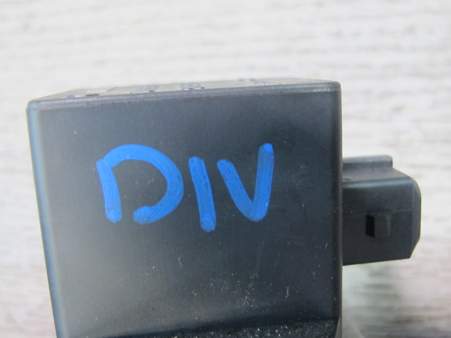 99-01 Isuzu Vehicross Deceleration Sensor Module 8971643240 OEM