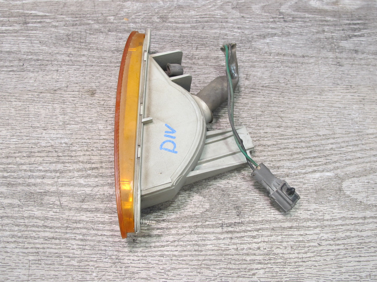 99-01 Isuzu Vehicross Front Bumper Right Turn Signal Light Lamp OEM