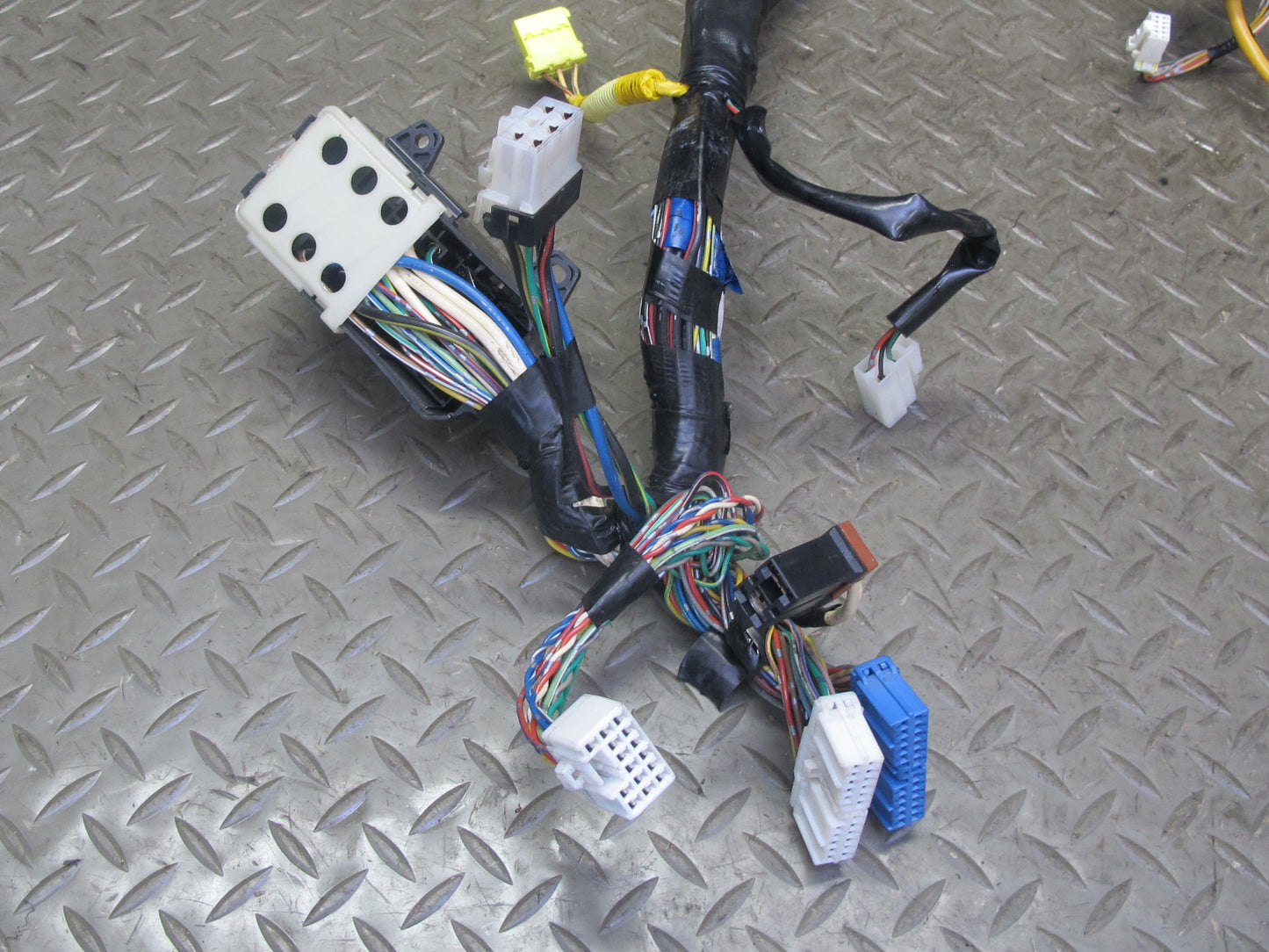99-01 Isuzu Vehicross Dash Dashboard Wire Wiring Harness w Fuse Box OEM