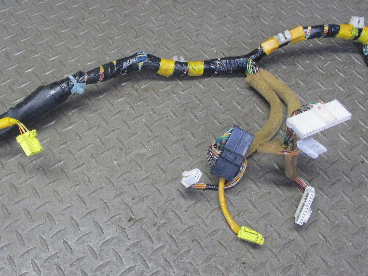 99-01 Isuzu Vehicross Dash Dashboard Wire Wiring Harness w Fuse Box OEM