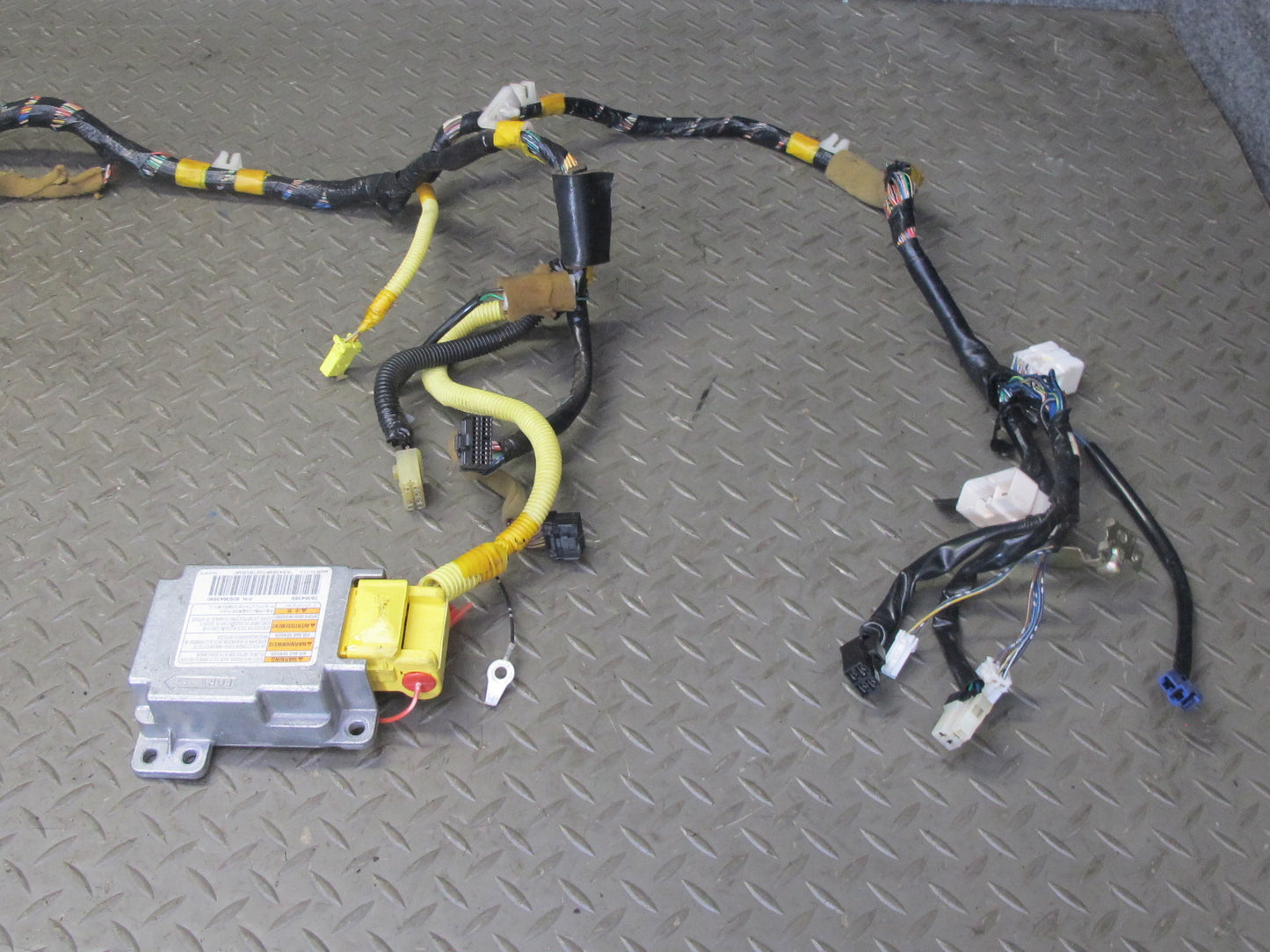 99-01 Isuzu Vehicross Dash Dashboard Wire Wiring Harness w Fuse Box OEM