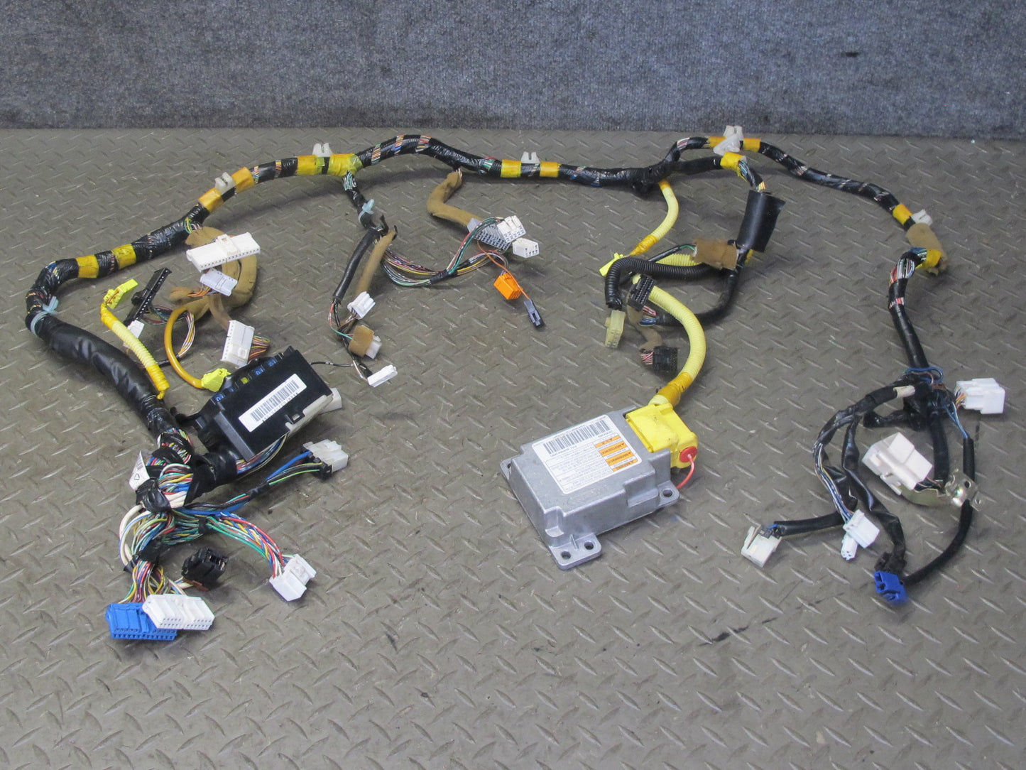 99-01 Isuzu Vehicross Dash Dashboard Wire Wiring Harness w Fuse Box OEM