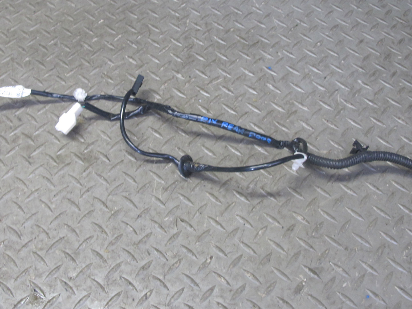 99-01 Isuzu Vehicross Rear Tailgate Trunk Gate Door Wire Wiring Harness OEM