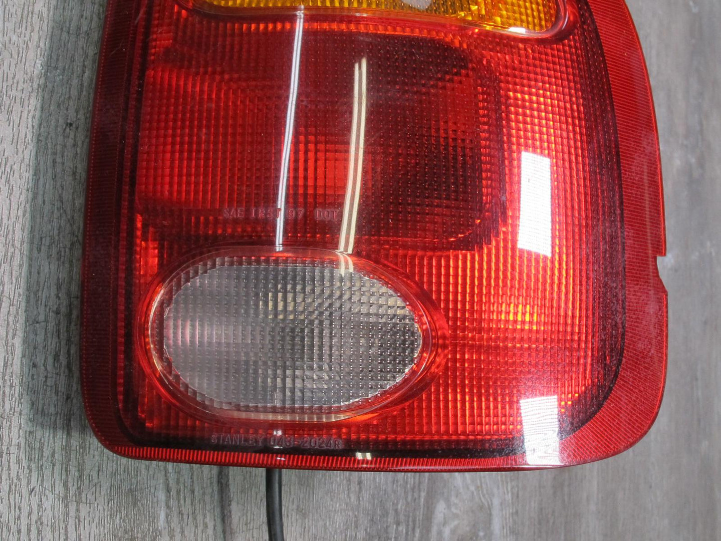 99-01 Isuzu Vehicross Rear Right Tail Light & Side Marker Light Lamp Set OEM