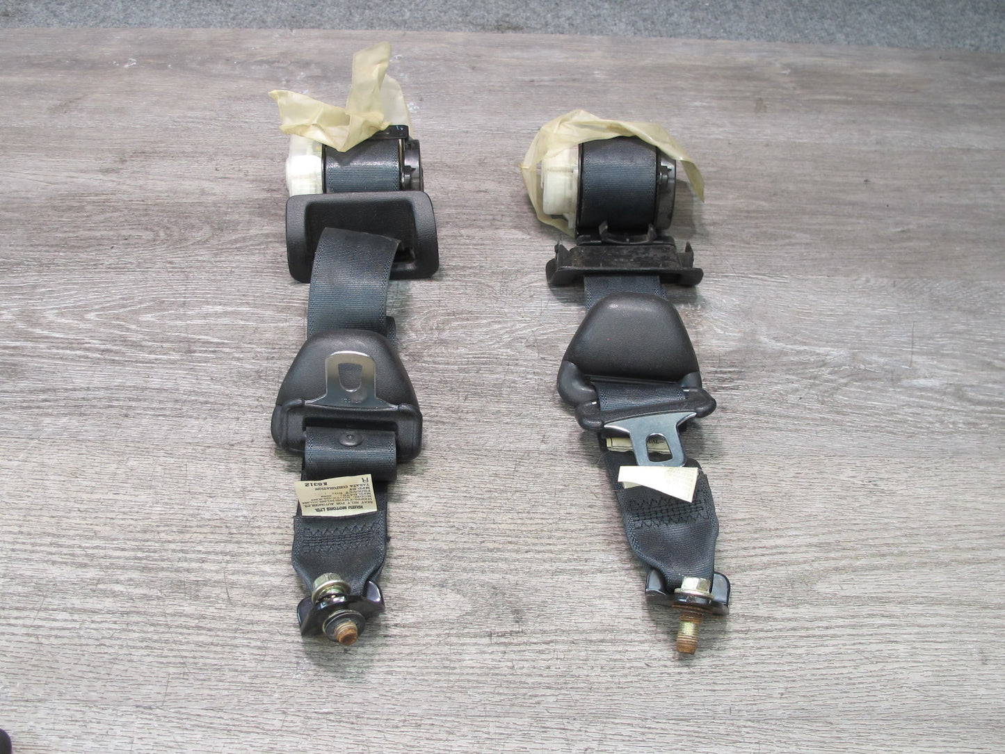 99-01 ISUZU VEHICROSS REAR RIGHT & LEFT SIDE SEATBELT RETRACTOR SET OEM