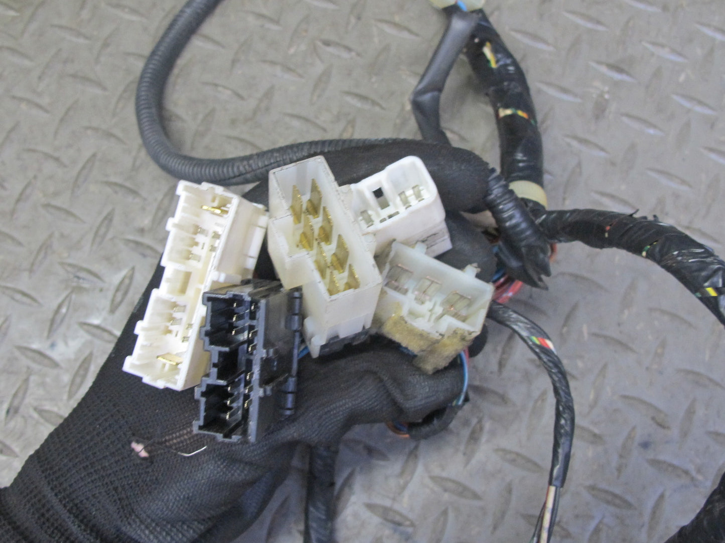 99-01 Isuzu Vehicross A/T Under Hood Engine Bay Wire Wiring Harness Fuse Box OEM