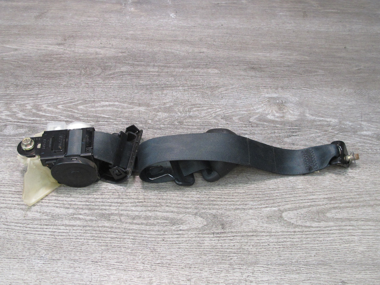99-01 ISUZU VEHICROSS REAR RIGHT & LEFT SIDE SEATBELT RETRACTOR SET OEM