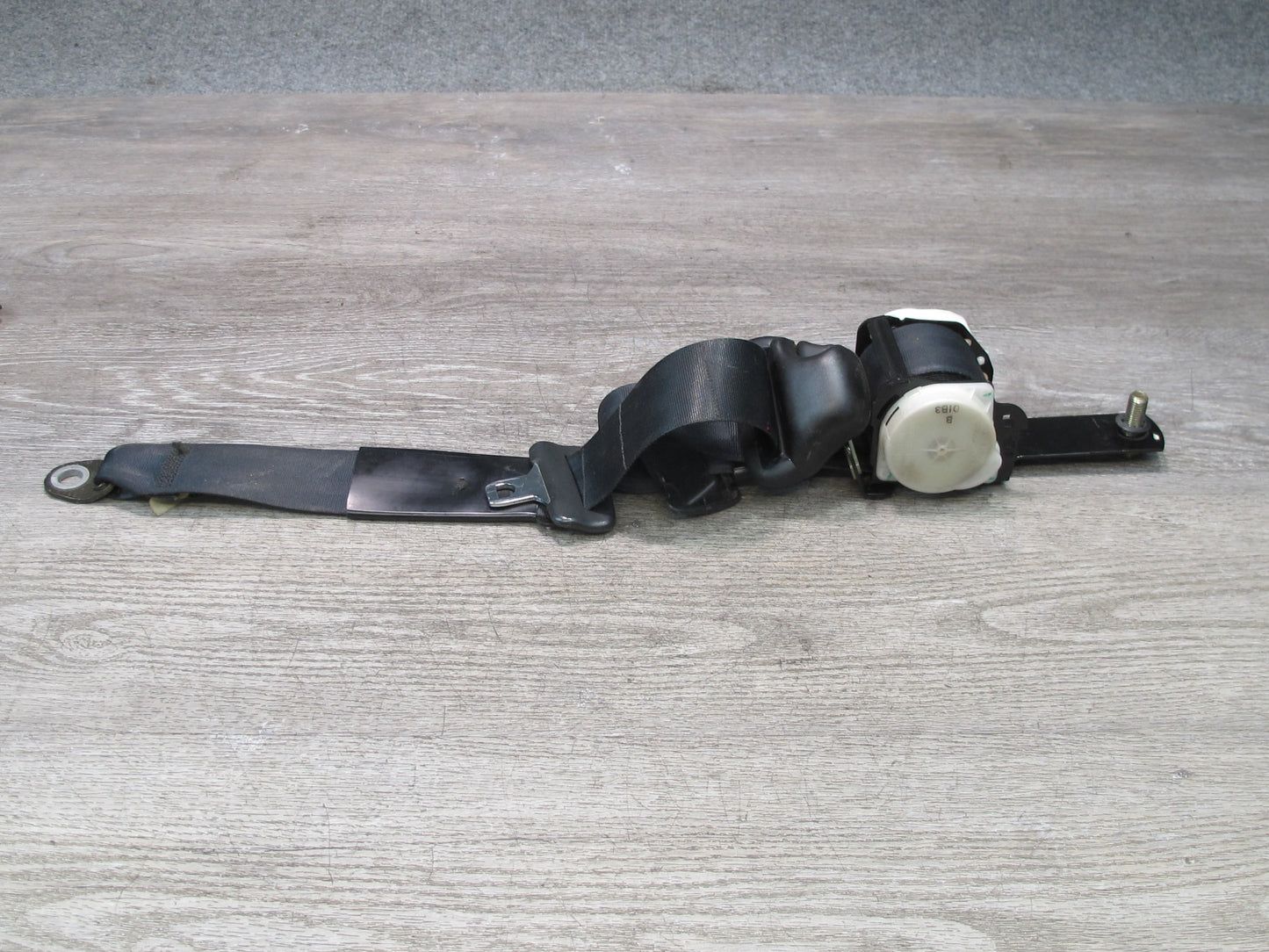 99-01 ISUZU VEHICROSS FRONT RIGHT & LEFT SIDE SEATBELT RETRACTOR SET OEM