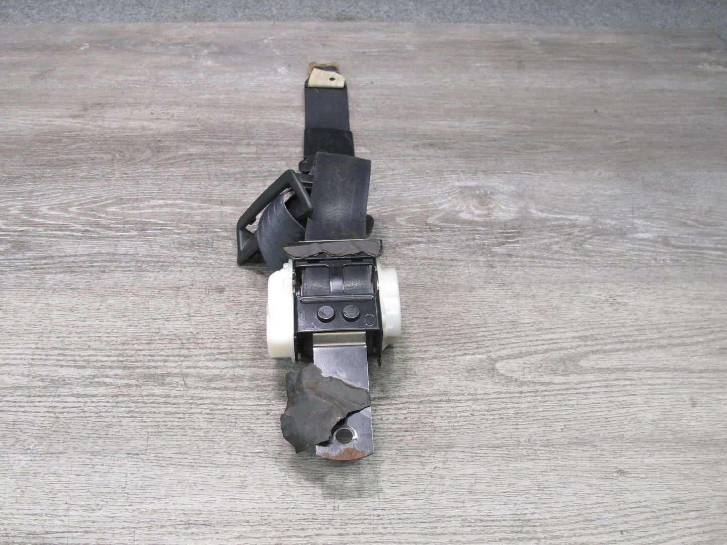 99-01 ISUZU VEHICROSS FRONT RIGHT & LEFT SIDE SEATBELT RETRACTOR SET OEM