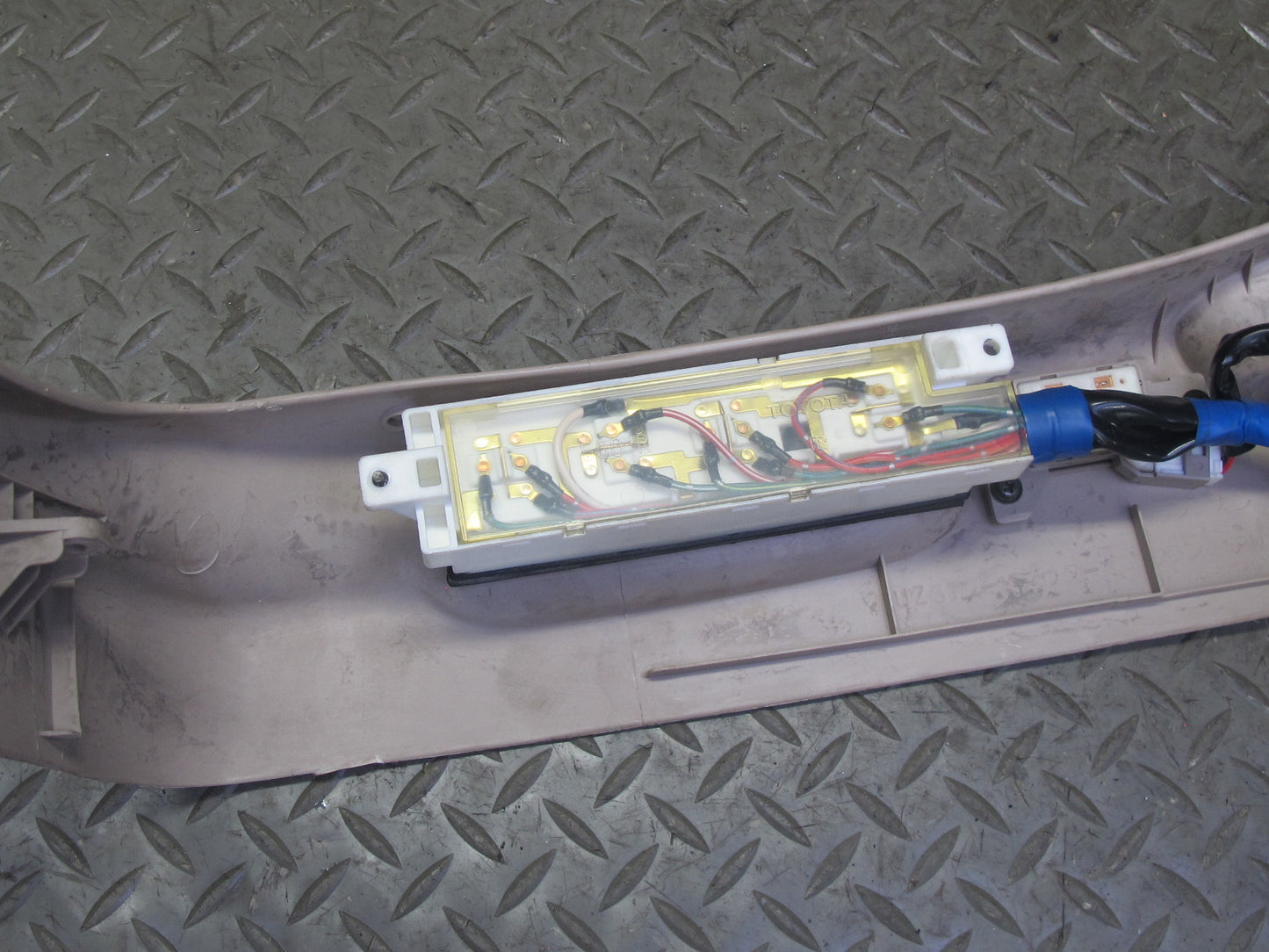 95-00 Lexus UZZ30L SC300 SC400 Front Right Seat Lower Trim w Switches Ivory OEM