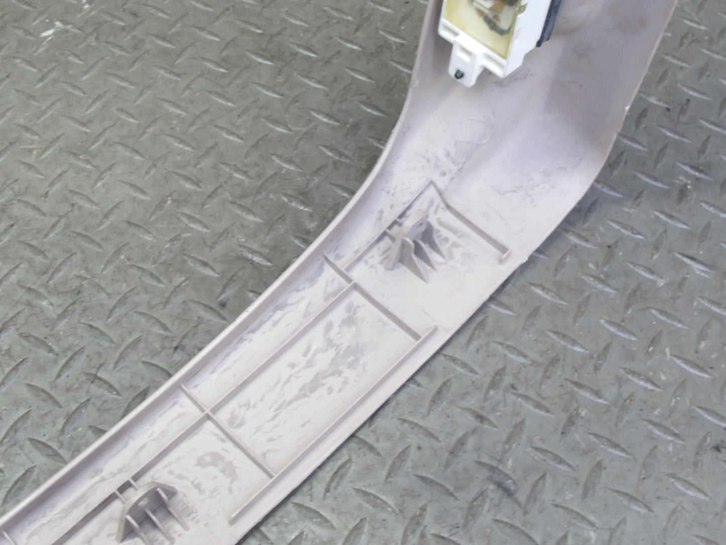 95-00 Lexus UZZ30L SC300 SC400 Front Right Seat Lower Trim w Switches Ivory OEM