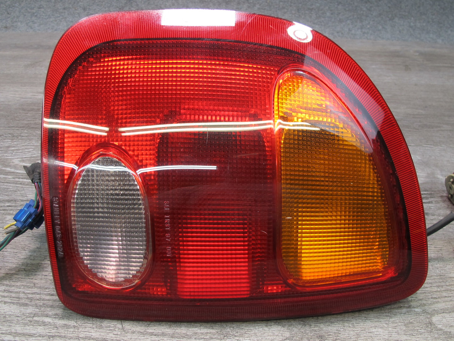 99-01 Isuzu Vehicross Rear Left Tail Light & Side Marker Light Lamp Set OEM