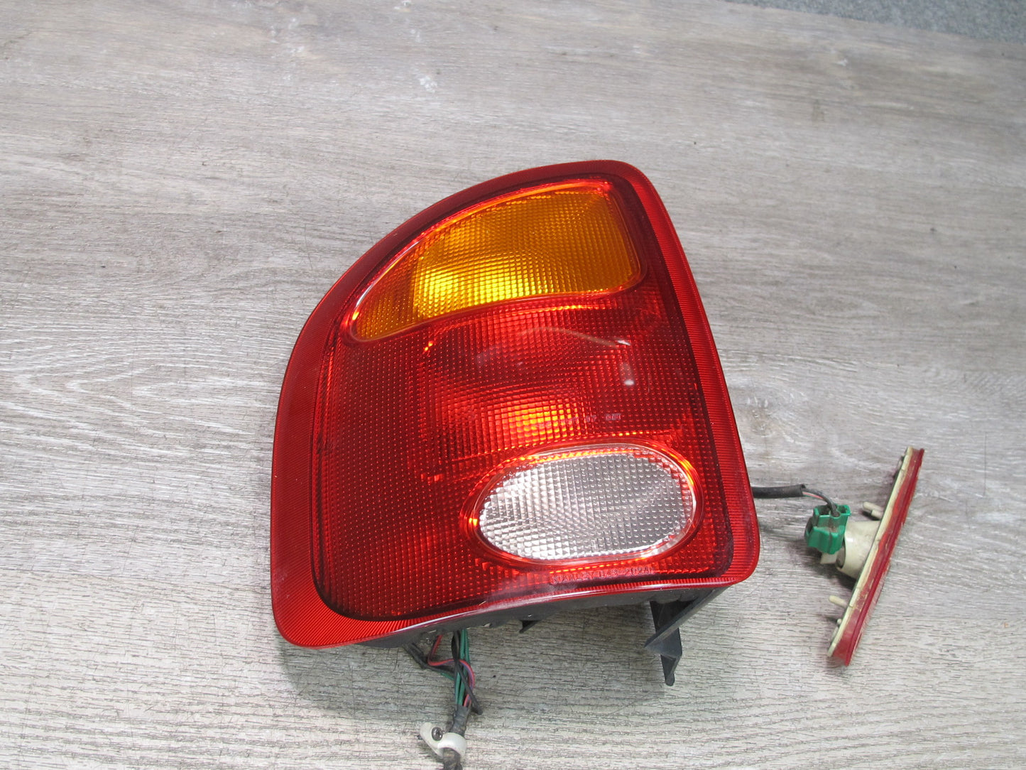 99-01 Isuzu Vehicross Rear Left Tail Light & Side Marker Light Lamp Set OEM