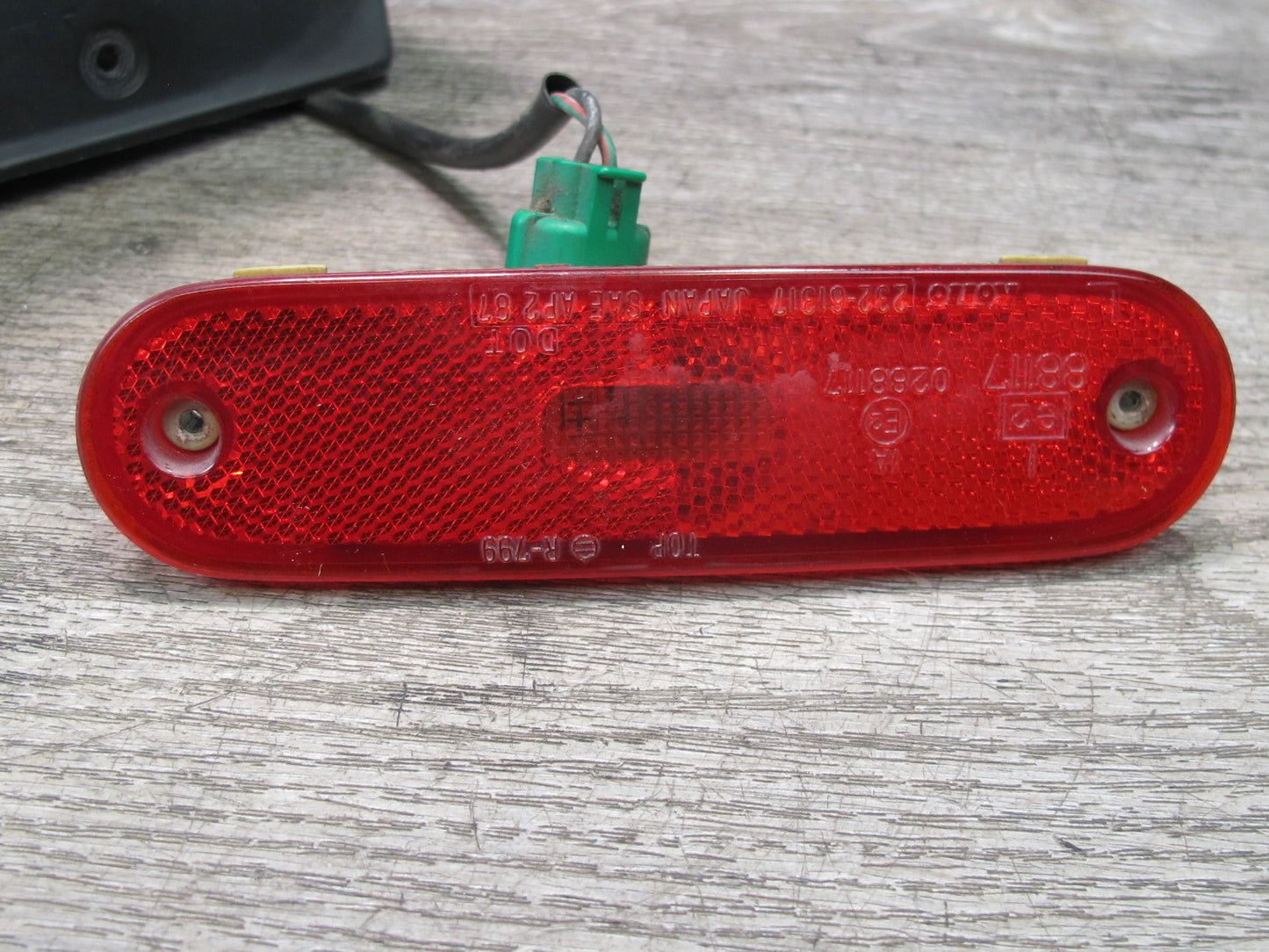 99-01 Isuzu Vehicross Rear Left Tail Light & Side Marker Light Lamp Set OEM