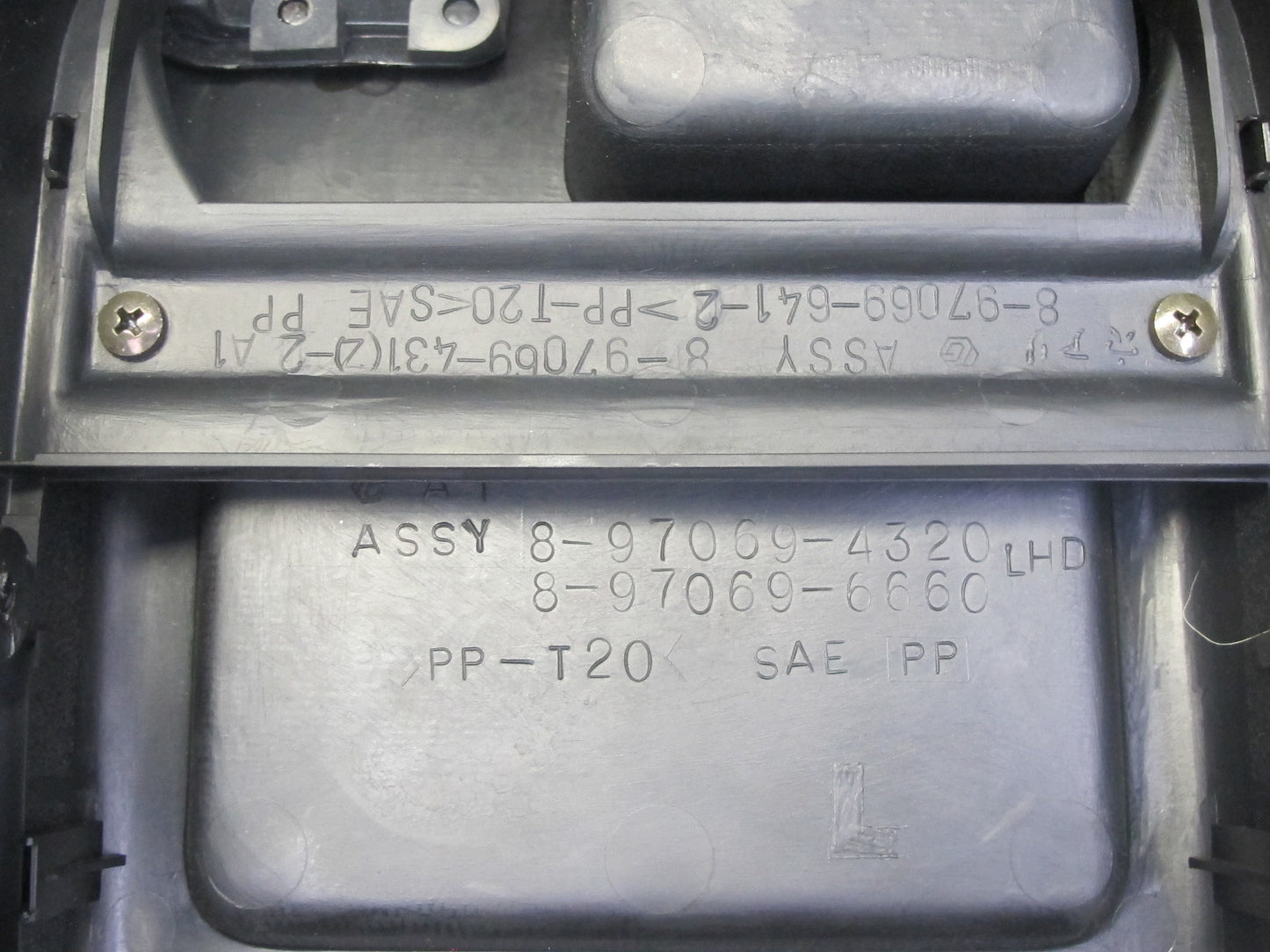 99-01 Isuzu Vehicross Center Console Trim Cover Panel Armrest Mirror Switch OEM