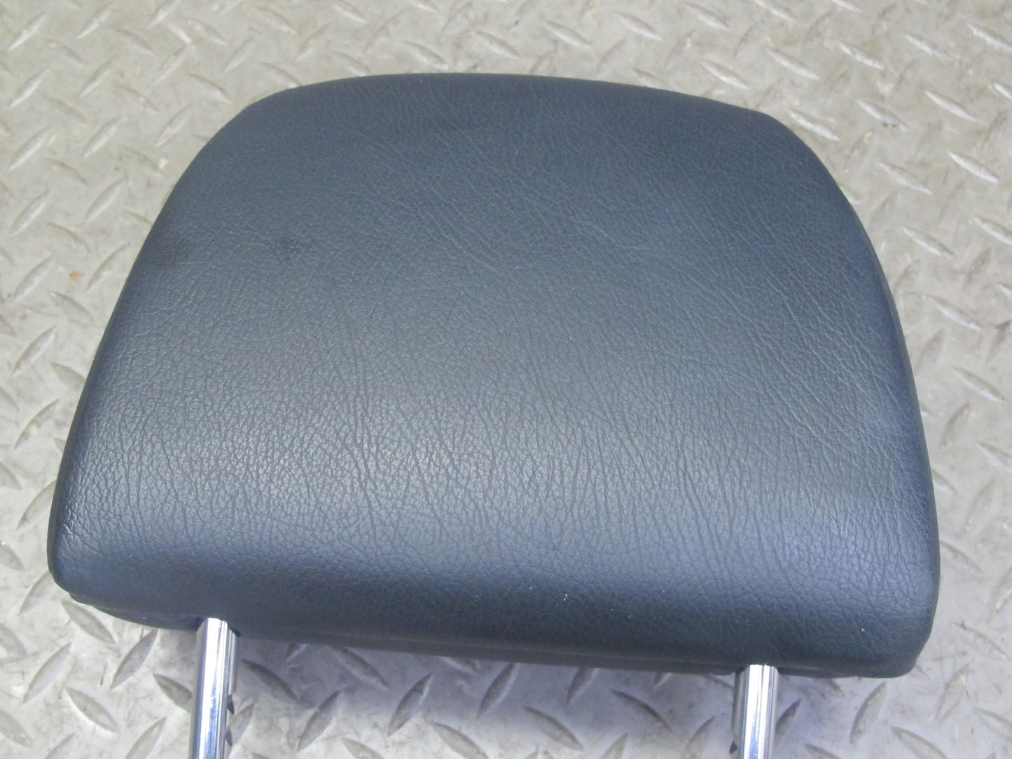 99-01 Isuzu Vehicross Set of 2 Front Seat Left Right Leather Headrest Black OEM