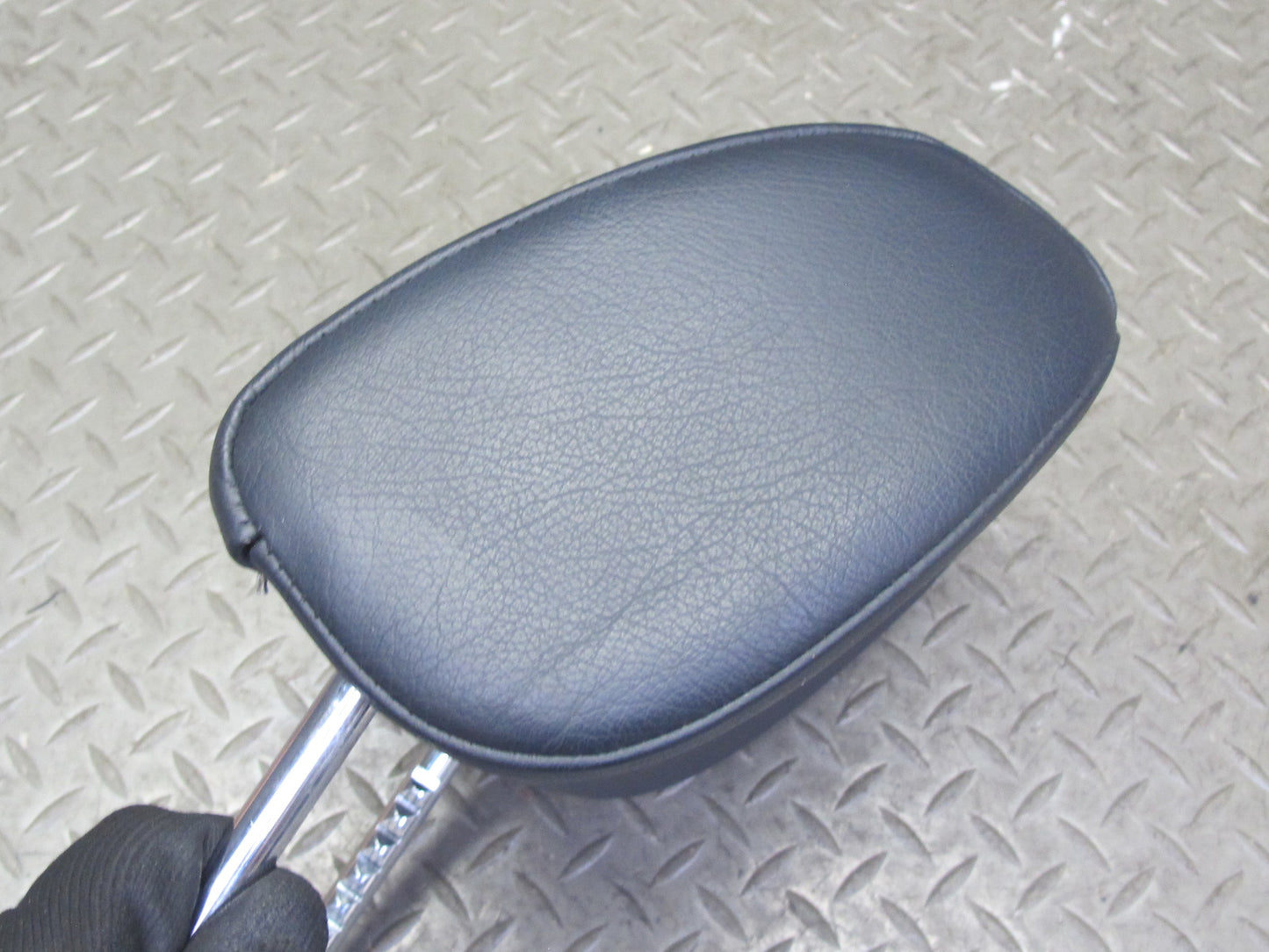 99-01 Isuzu Vehicross Set of 2 Front Seat Left Right Leather Headrest Black OEM