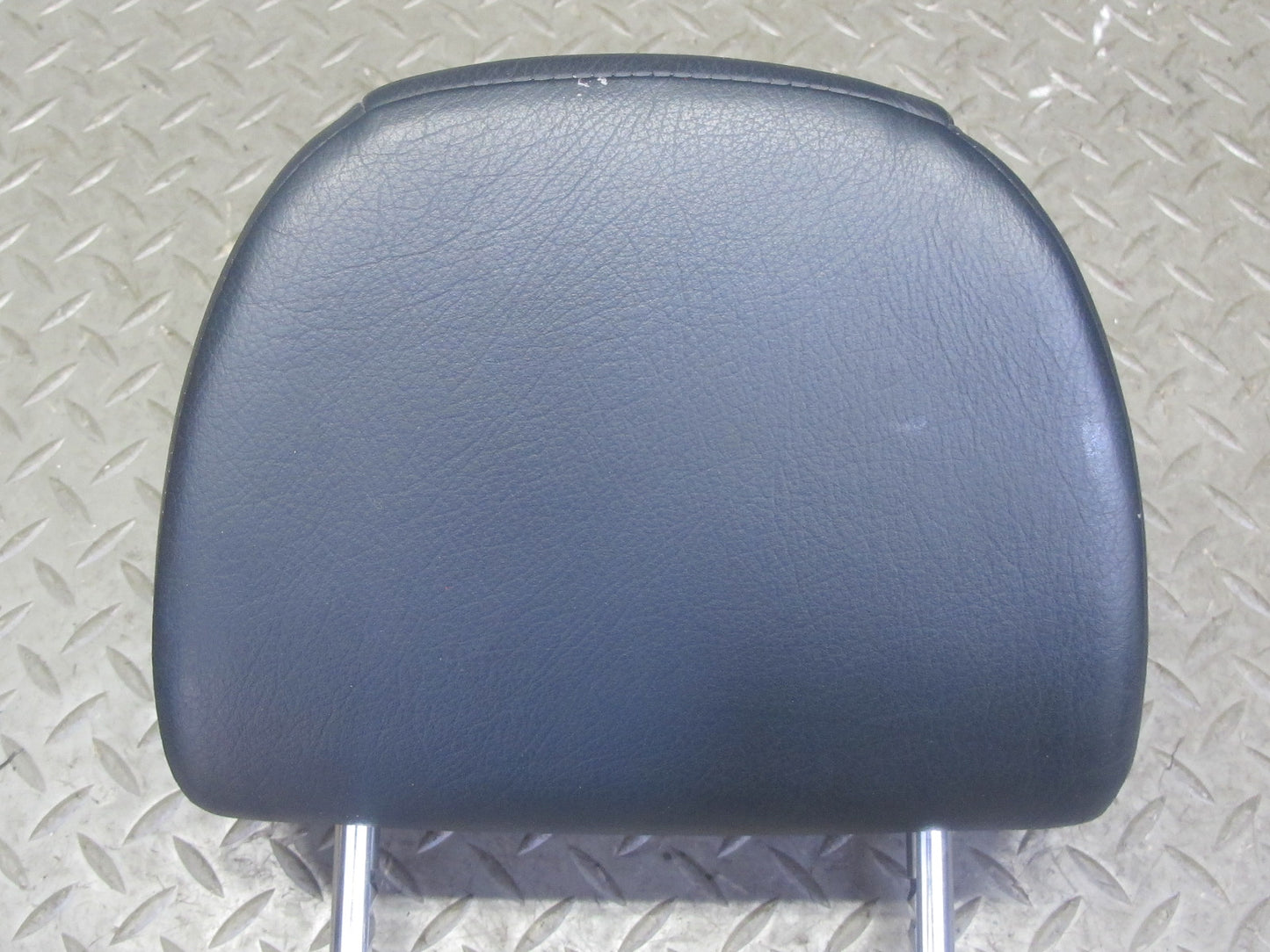 99-01 Isuzu Vehicross Set of 2 Front Seat Left Right Leather Headrest Black OEM