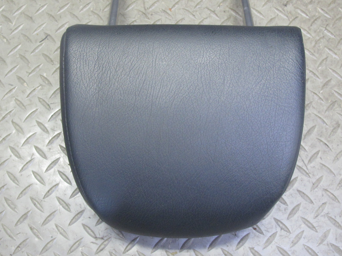 99-01 Isuzu Vehicross Set of 2 Front Seat Left Right Leather Headrest Black OEM