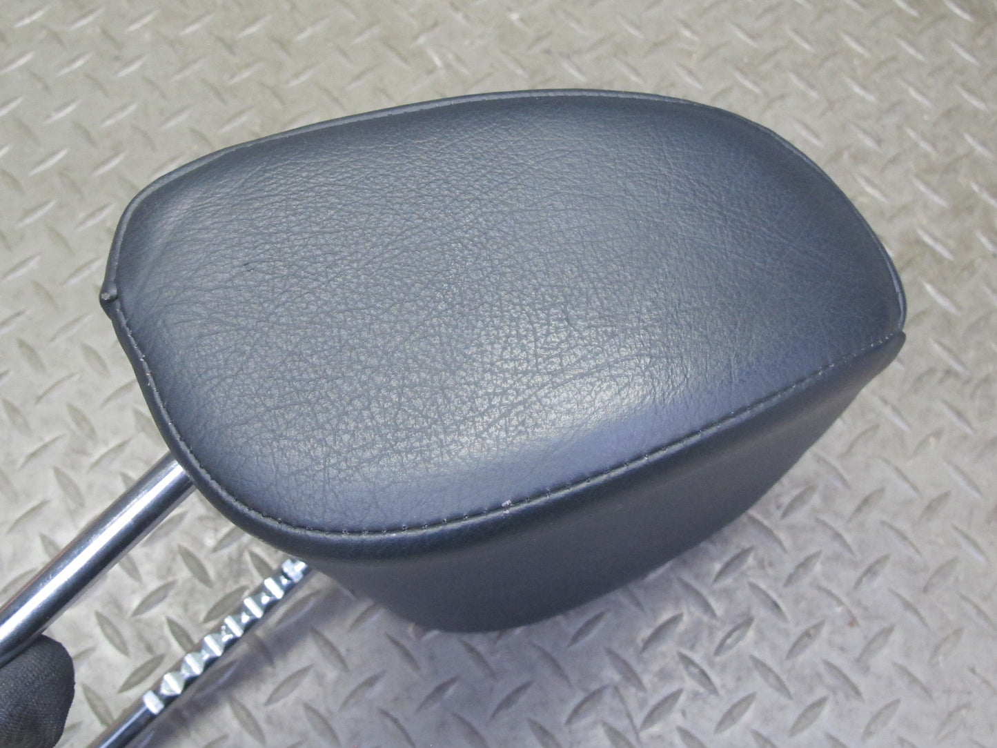 99-01 Isuzu Vehicross Set of 2 Front Seat Left Right Leather Headrest Black OEM