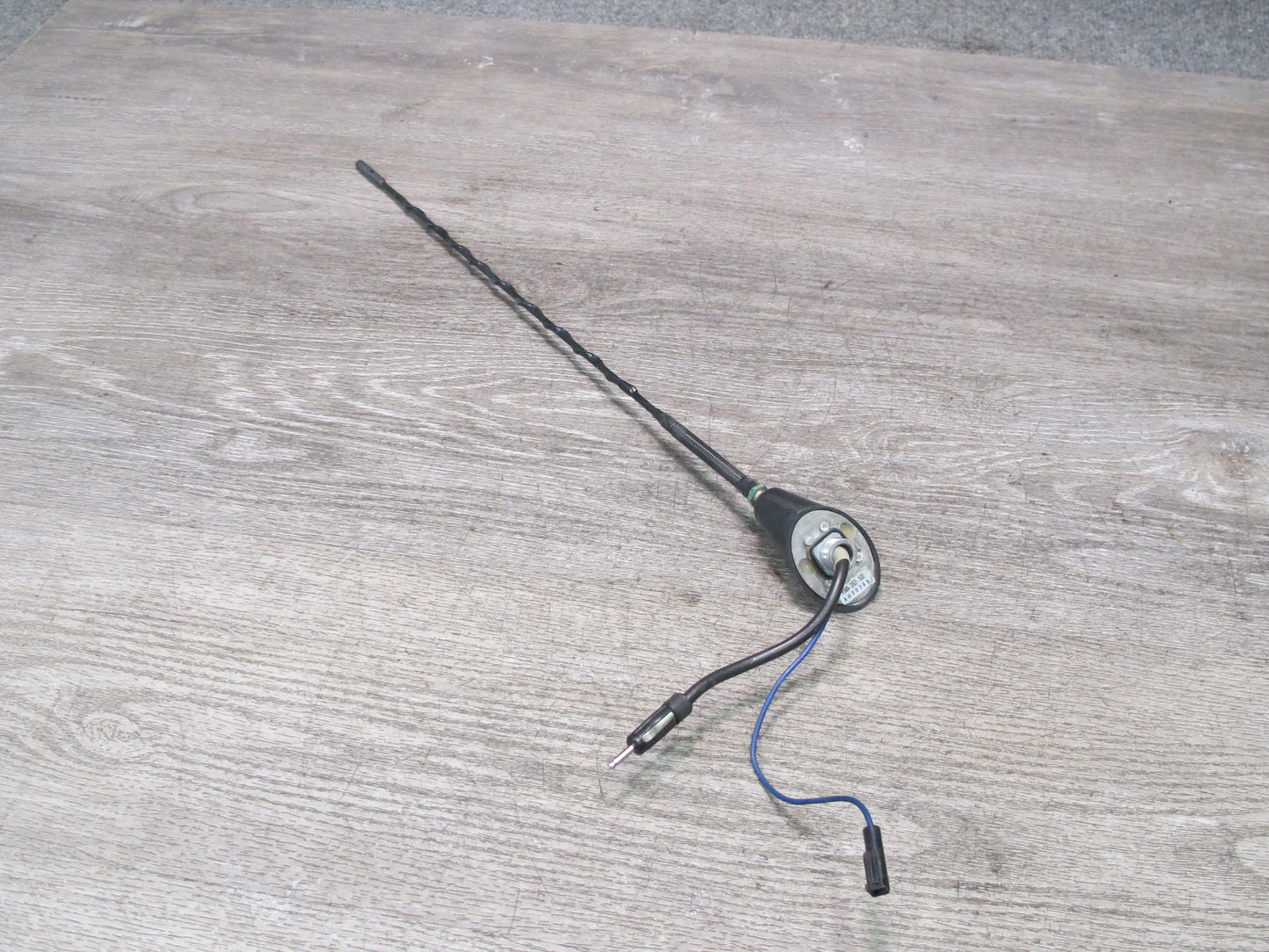 99-01 Isuzu Vehicross Exterior Radio Roof Antenna OEM
