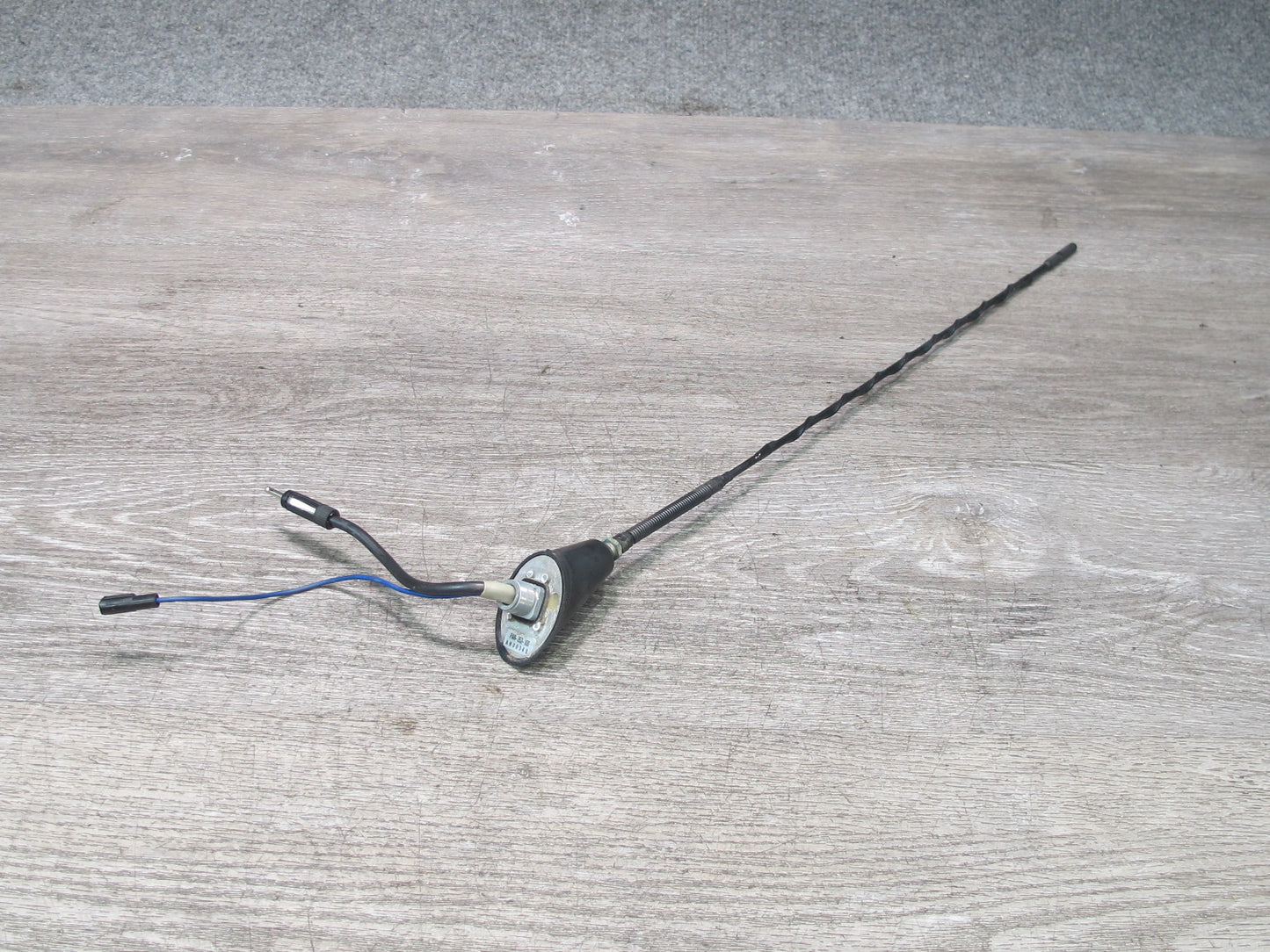 99-01 Isuzu Vehicross Exterior Radio Roof Antenna OEM