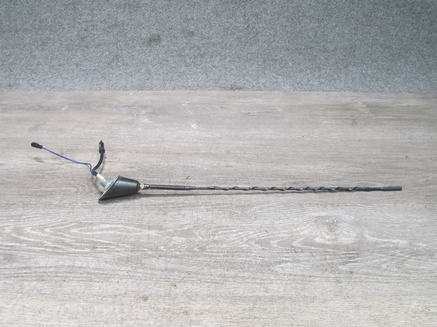 99-01 Isuzu Vehicross Exterior Radio Roof Antenna OEM