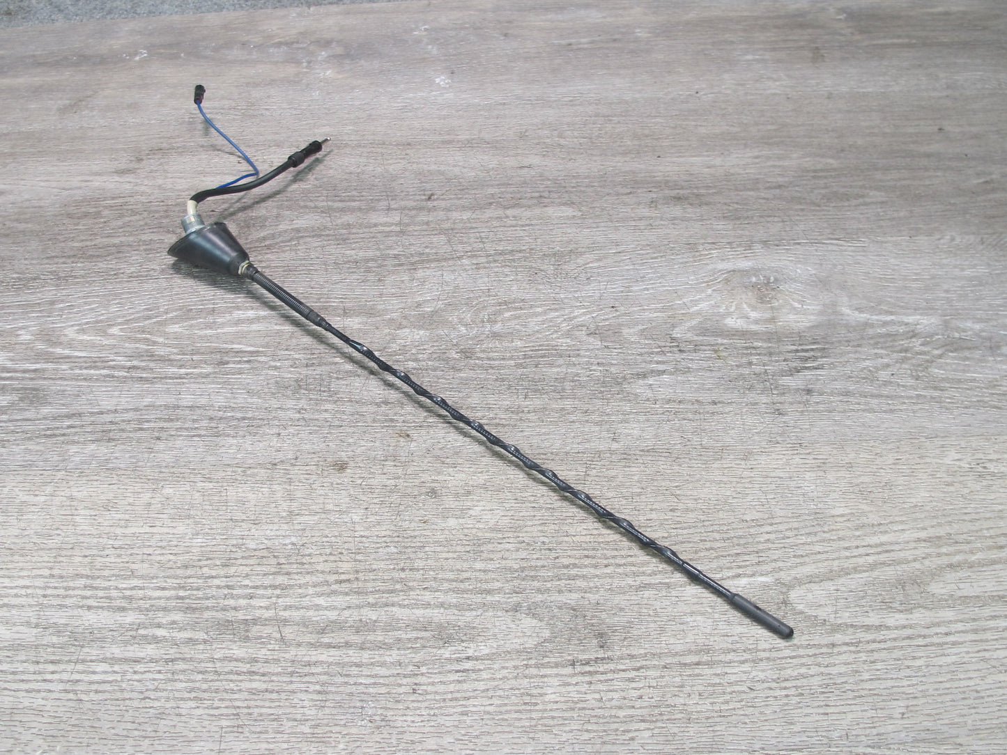 99-01 Isuzu Vehicross Exterior Radio Roof Antenna OEM