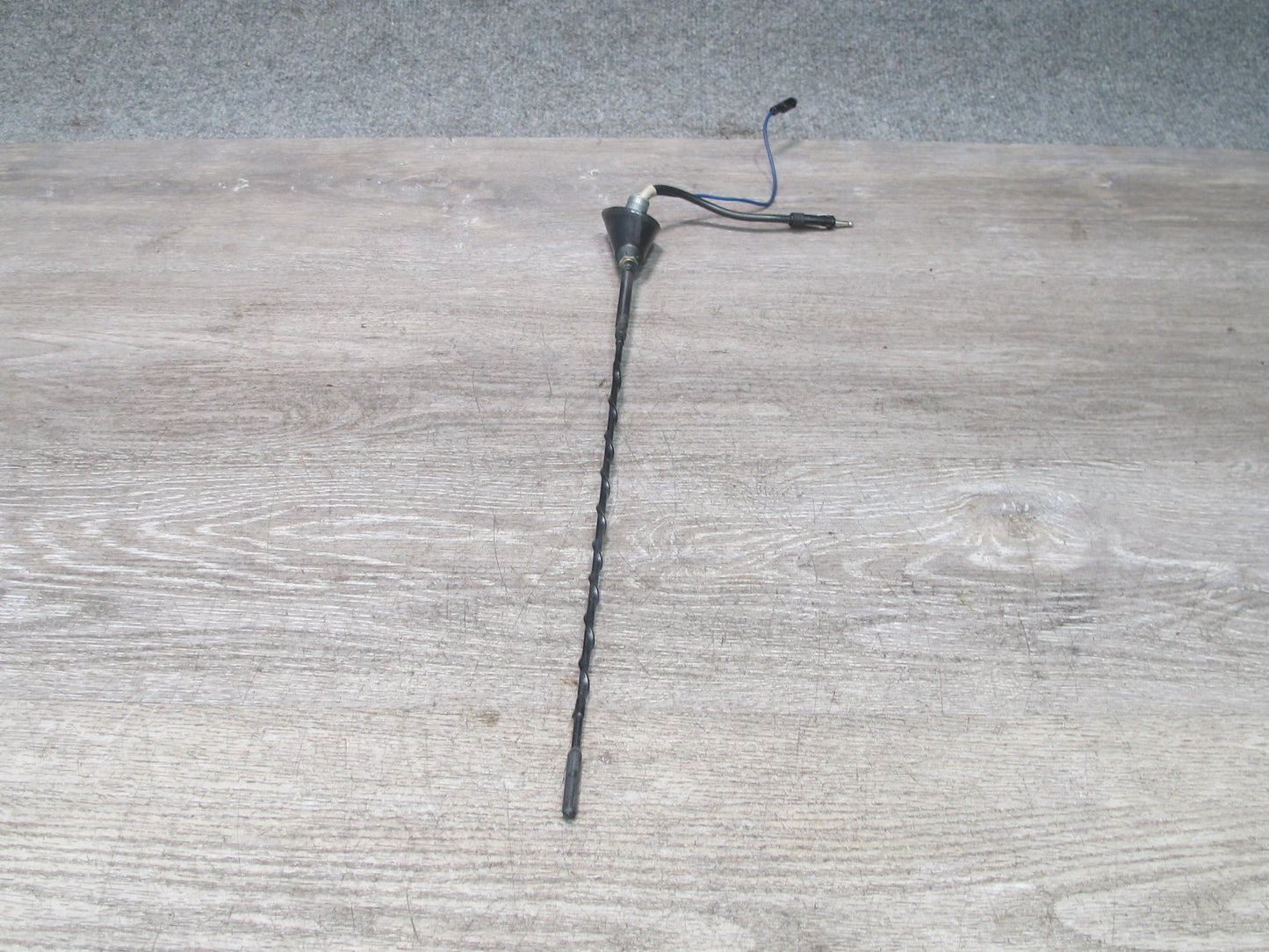 99-01 Isuzu Vehicross Exterior Radio Roof Antenna OEM